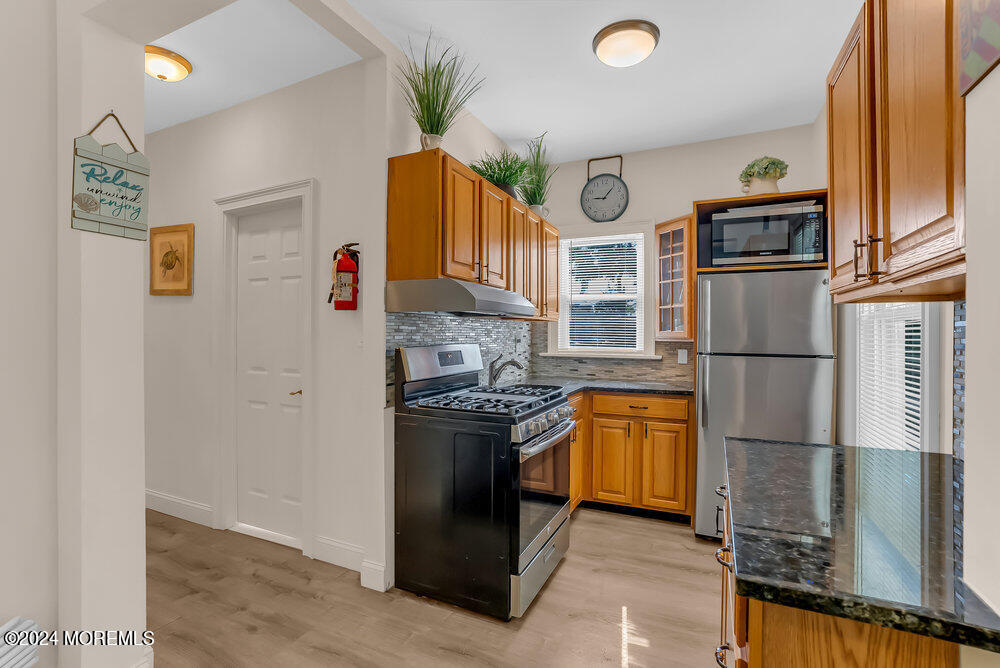 1406 Park Avenue, 3