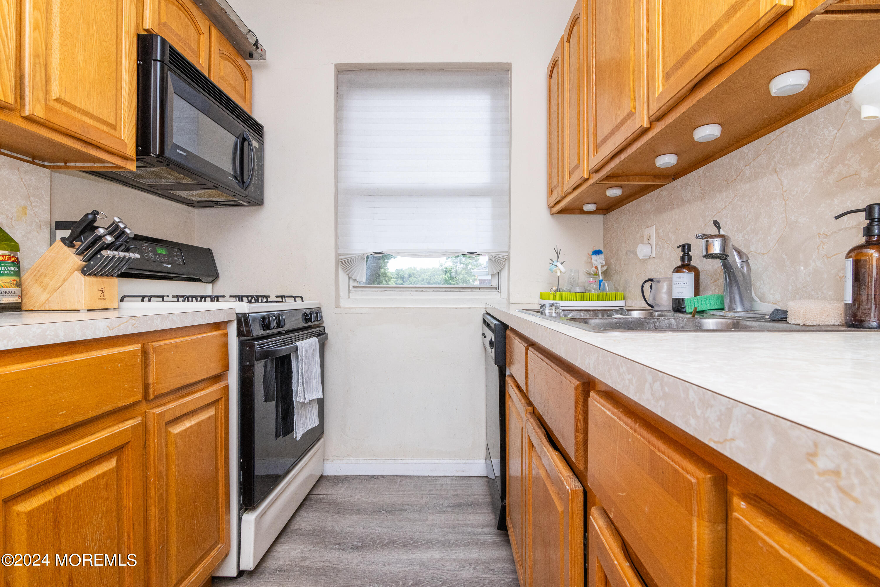 14806 W Terrace Circle, 6