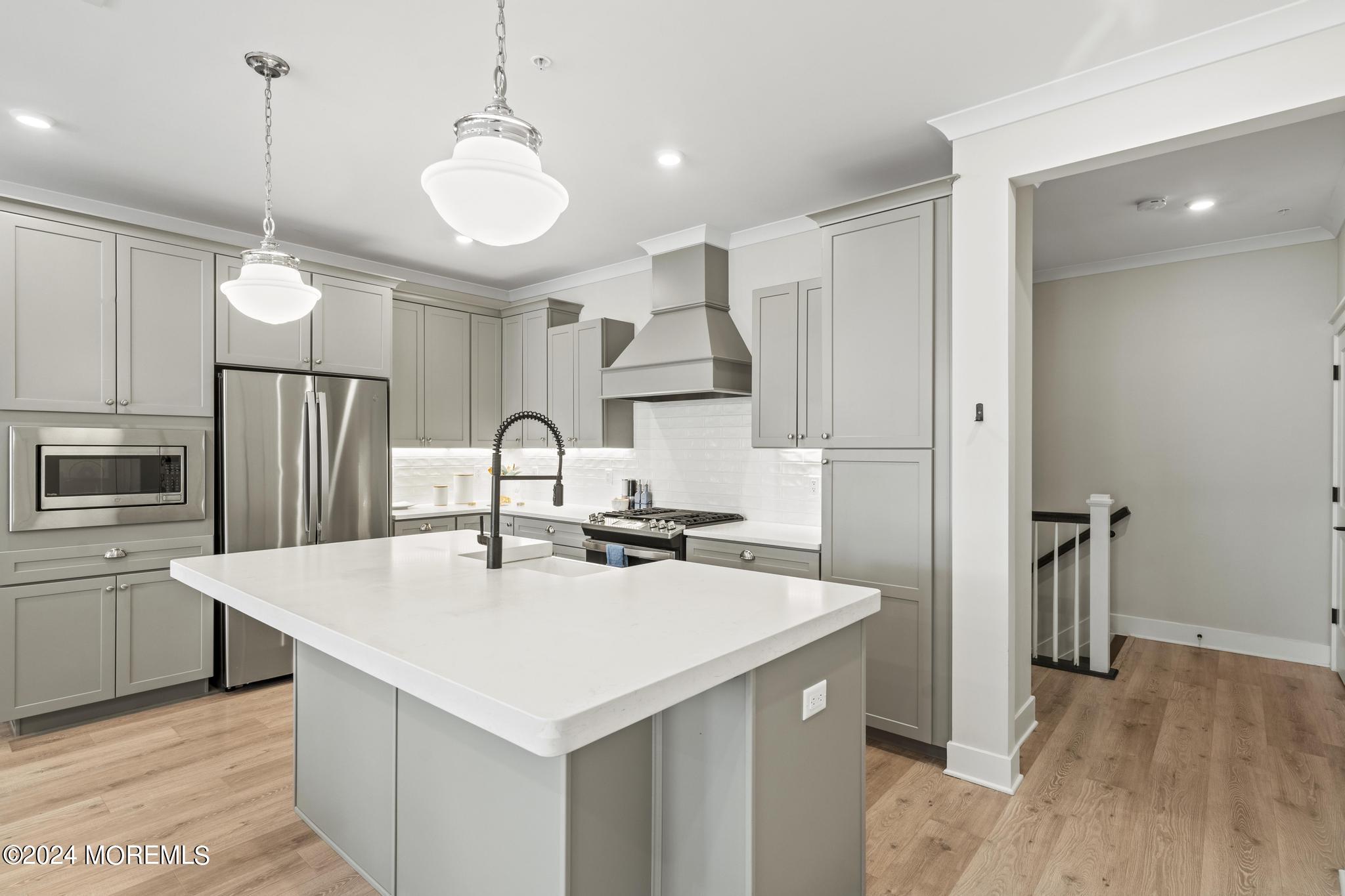 301 Cookman Avenue, 6