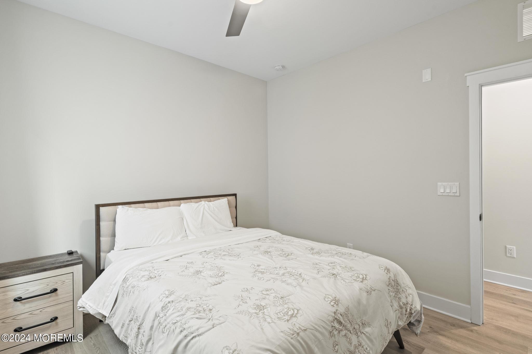 301 Cookman Avenue, 6