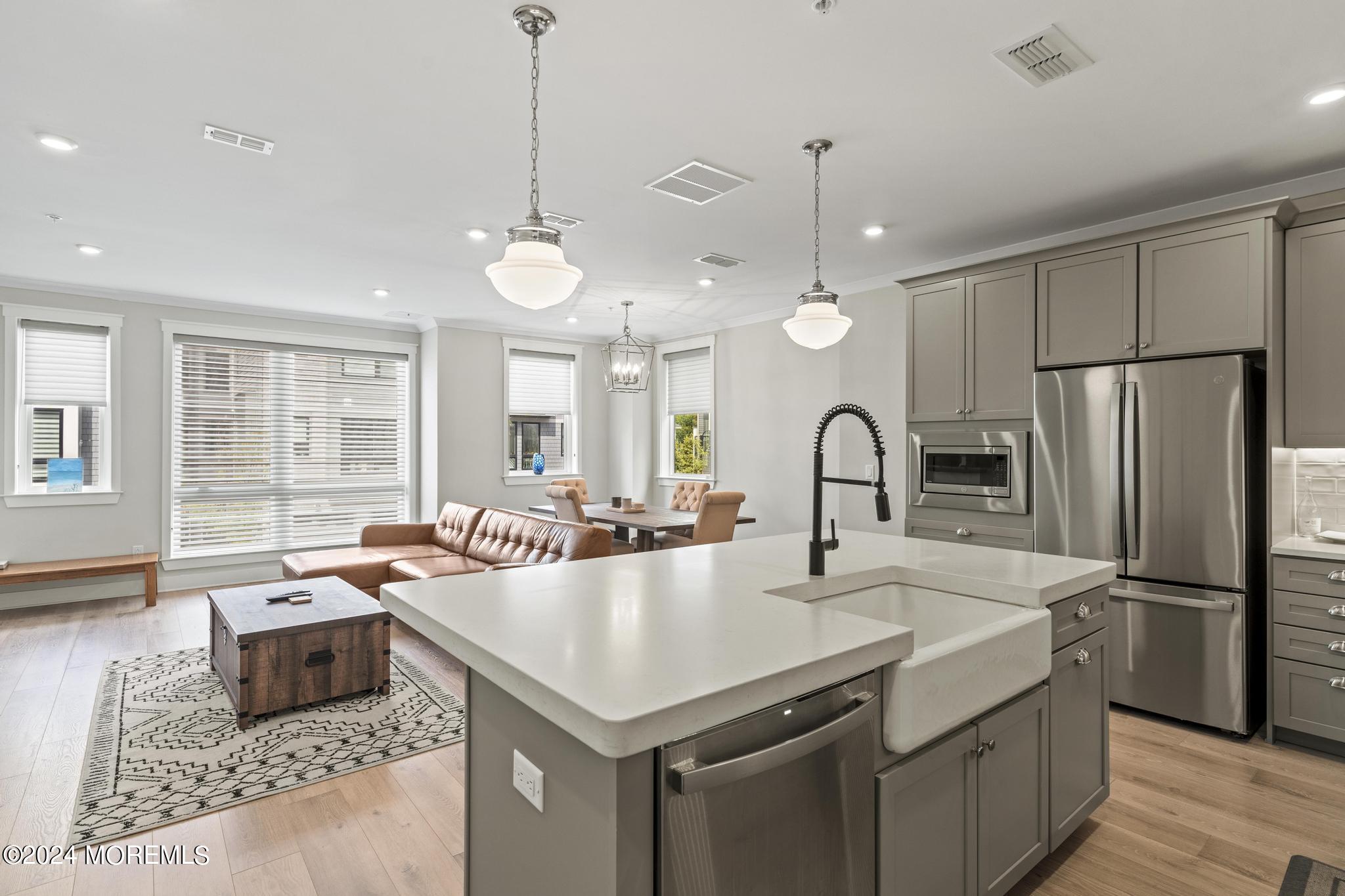 301 Cookman Avenue, 6