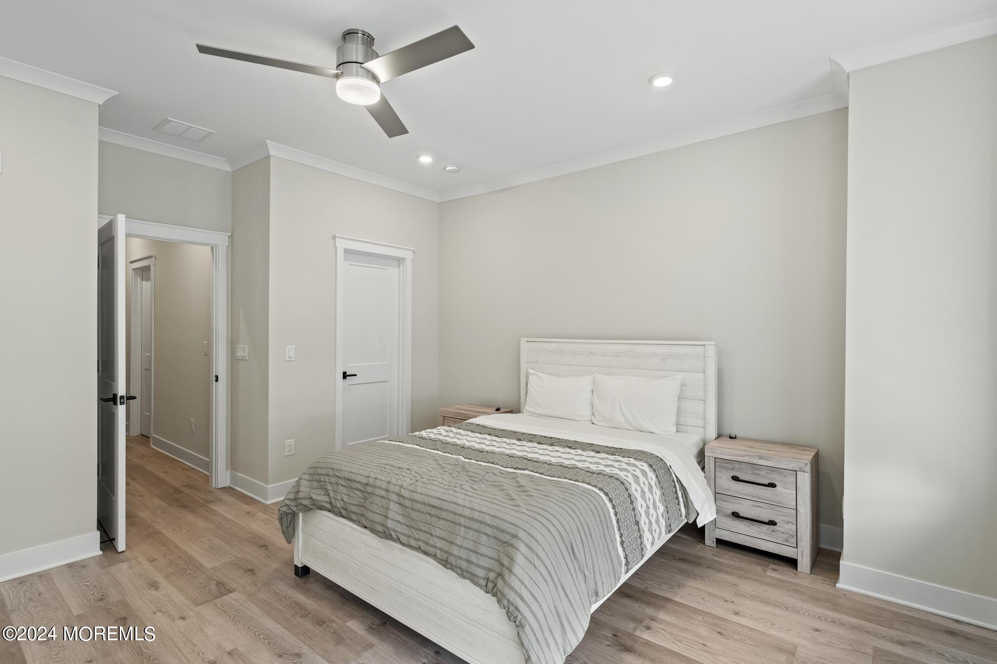 301 Cookman Avenue, 6