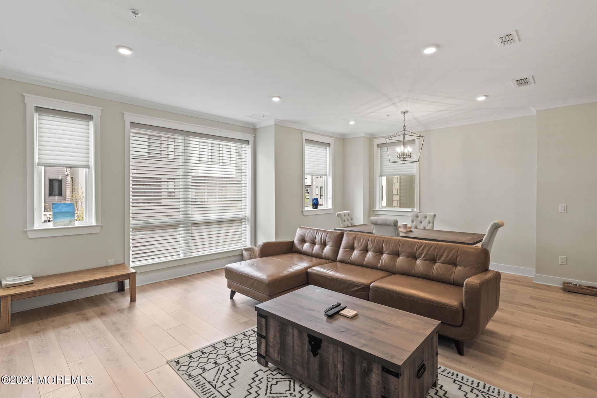 301 Cookman Avenue, 6