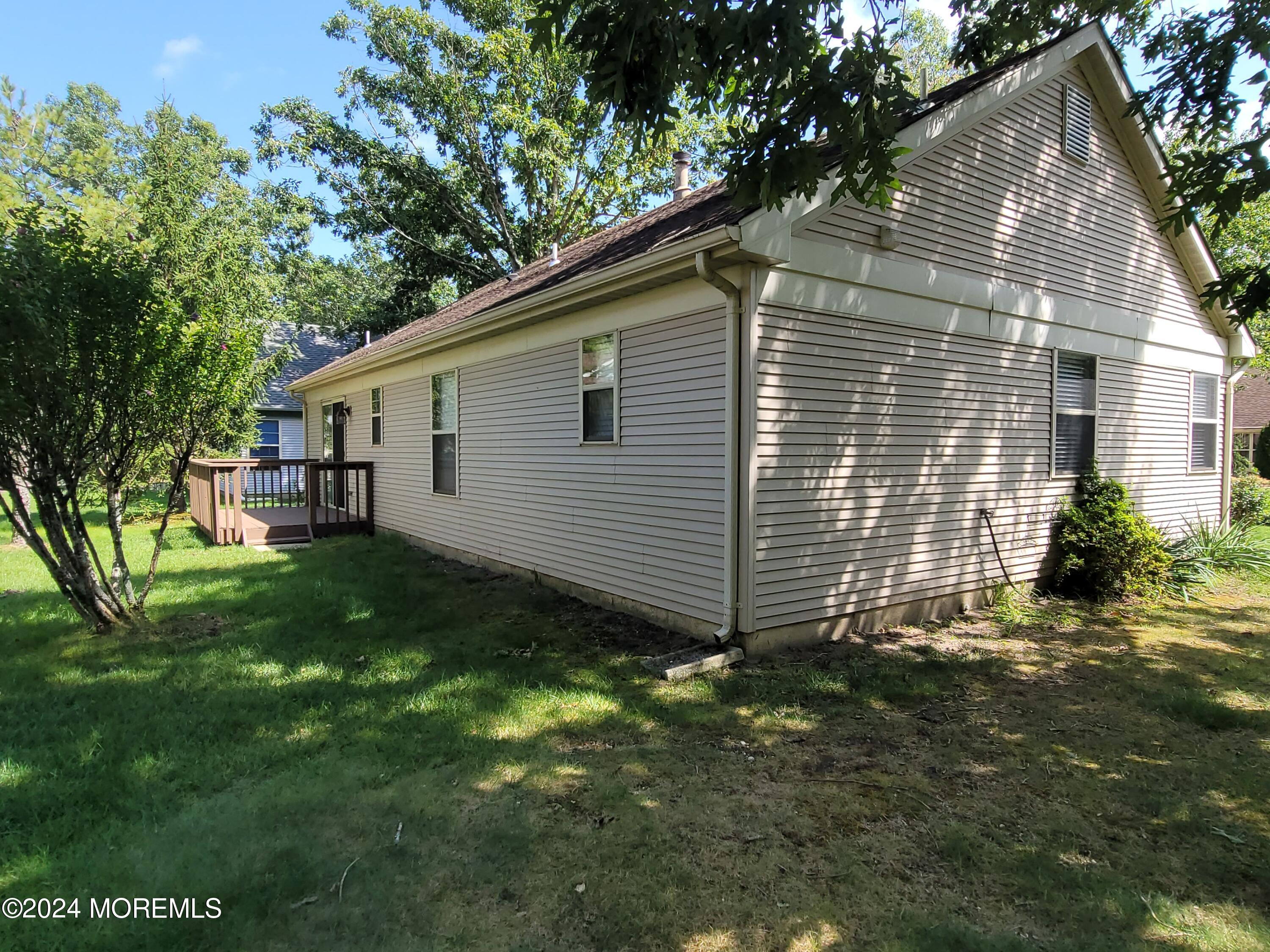 545 Petunia Lane N