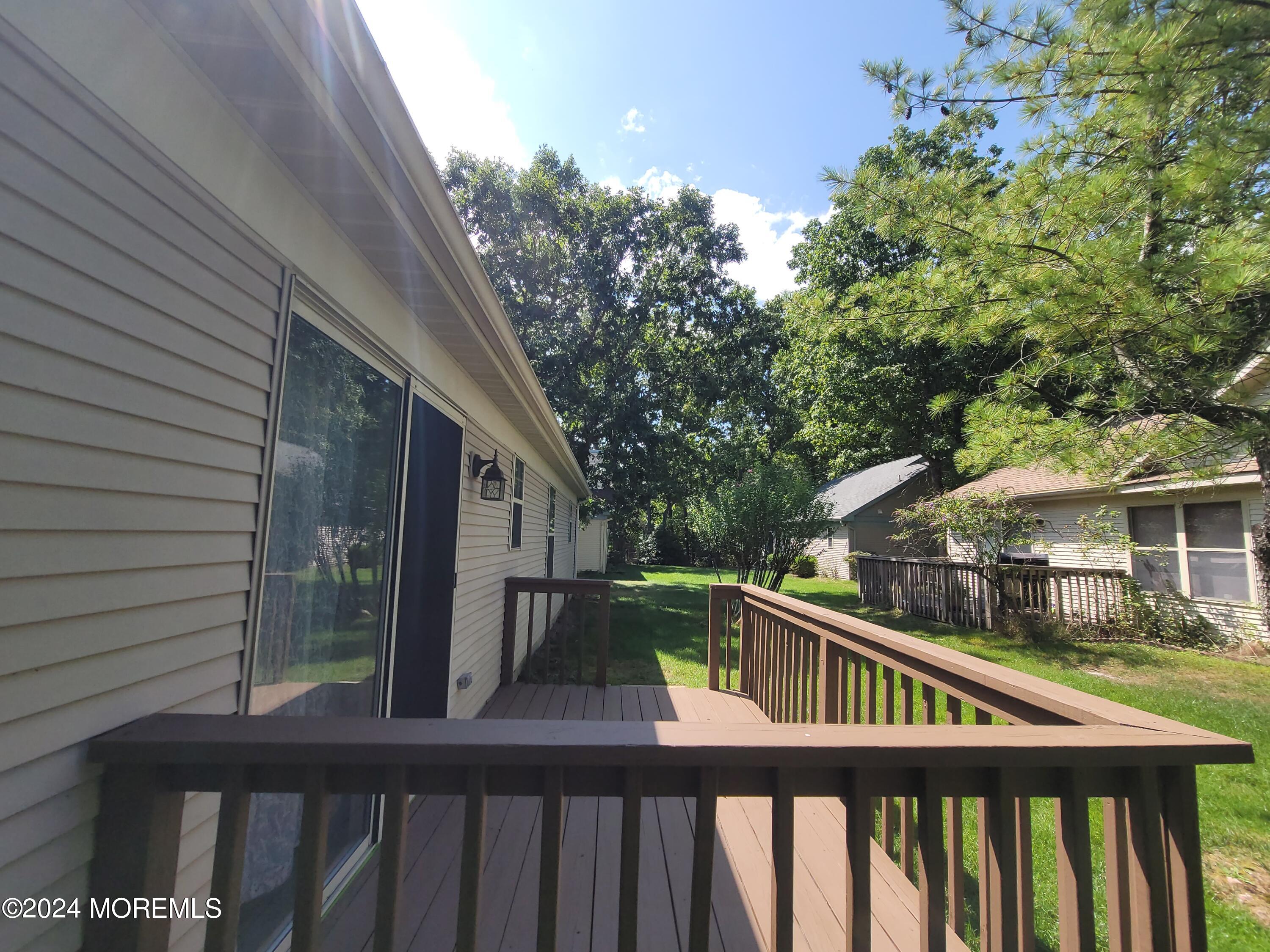 545 Petunia Lane N
