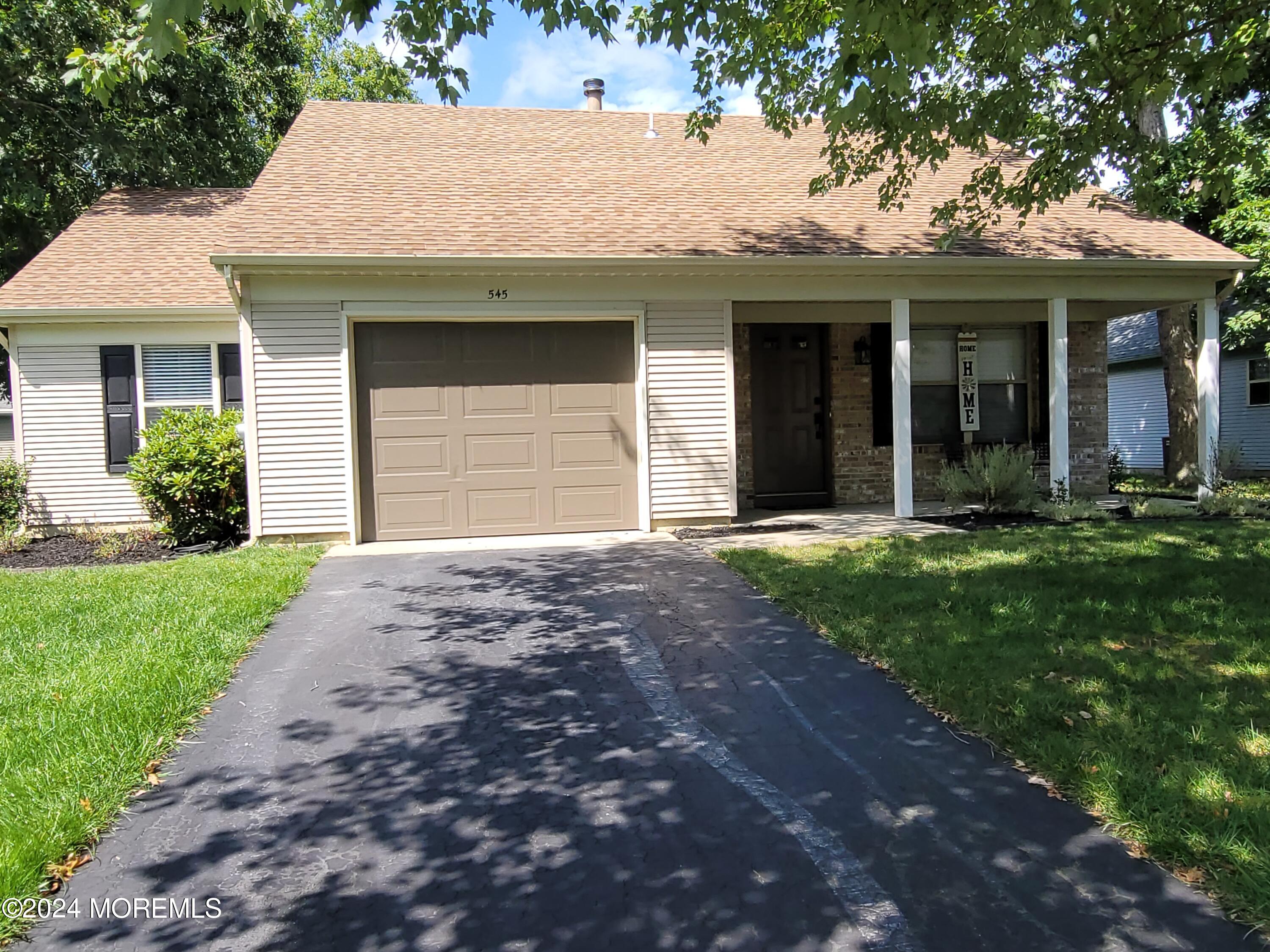 545 Petunia Lane N