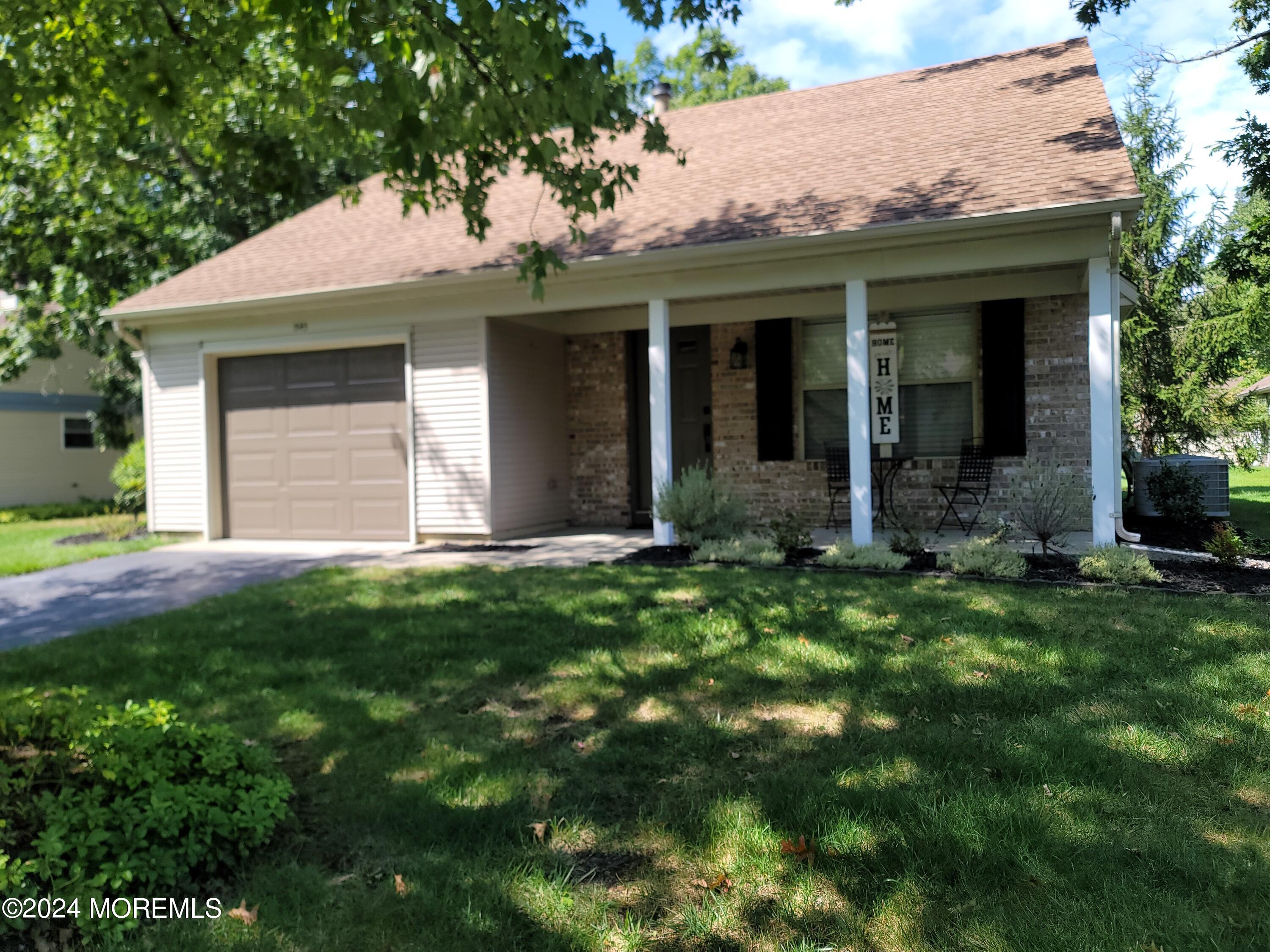 545 Petunia Lane N