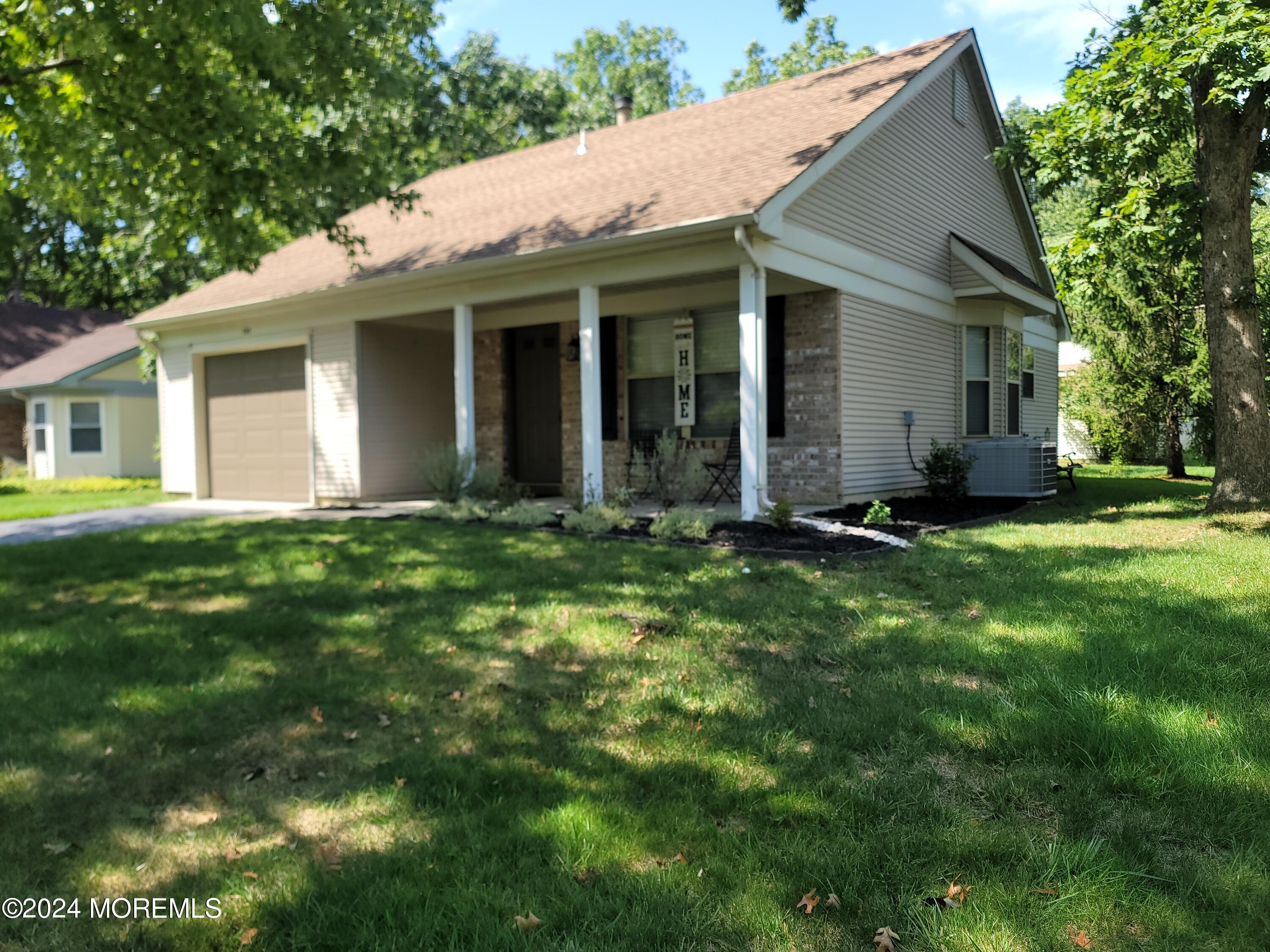 545 Petunia Lane N