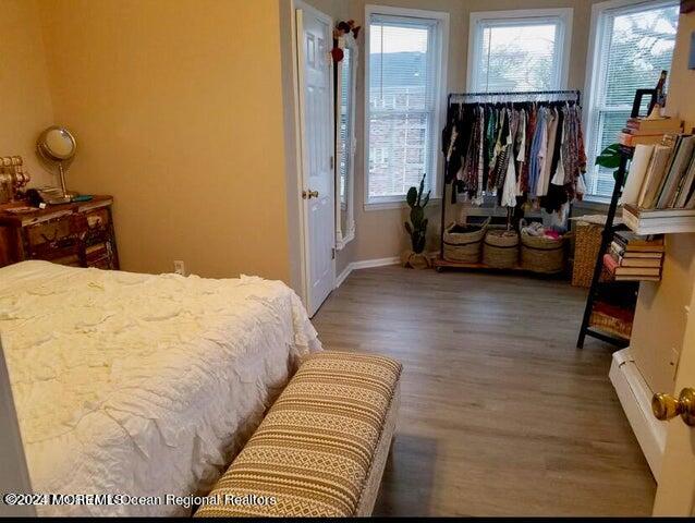 407 6th Avenue, 3