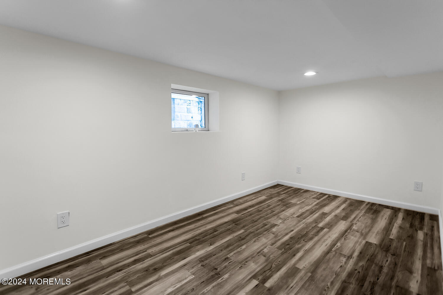 1407 1/2 Bangs Avenue