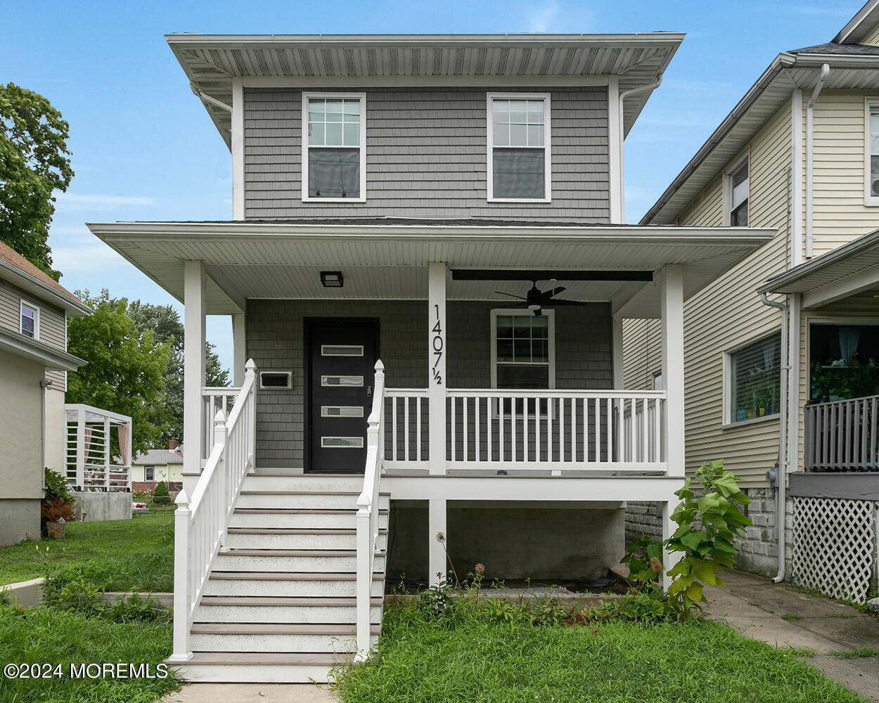 1407 1/2 Bangs Avenue