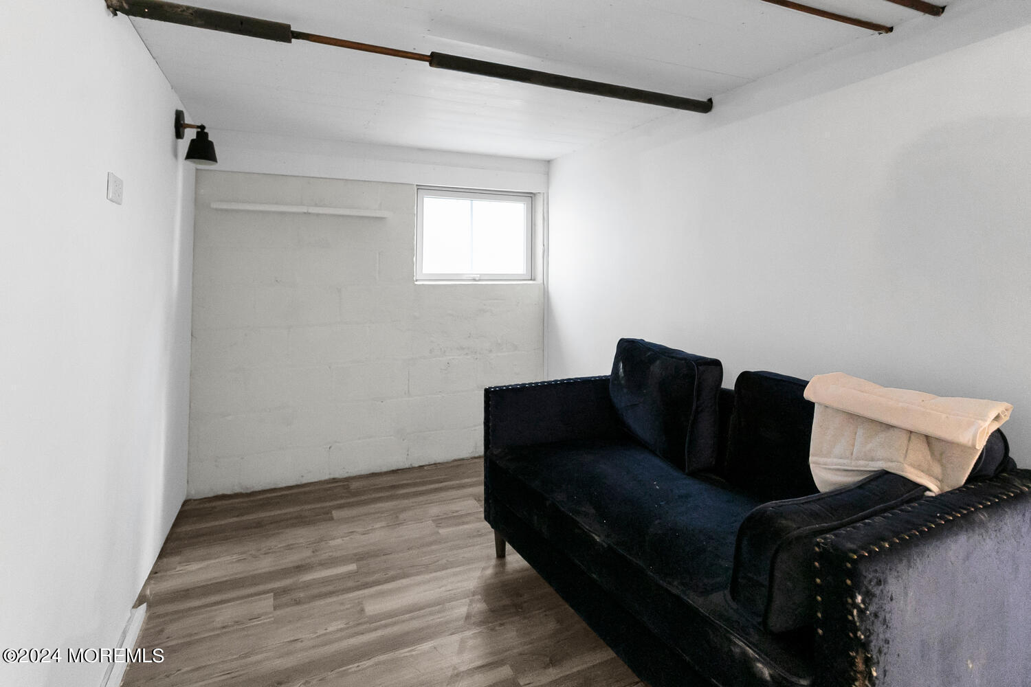 1407 1/2 Bangs Avenue