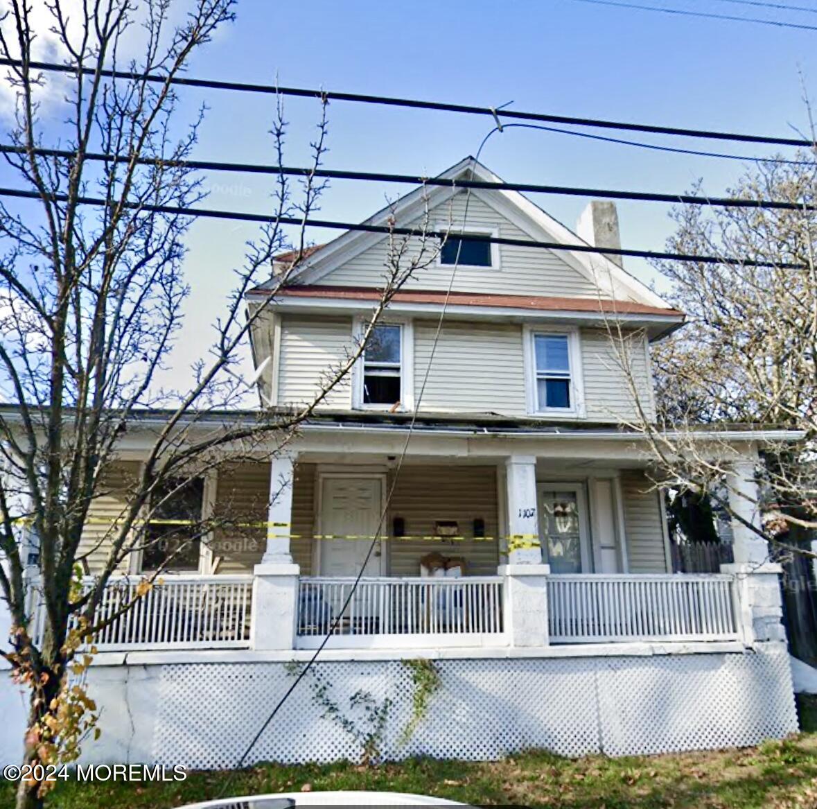 1107 Comstock Street