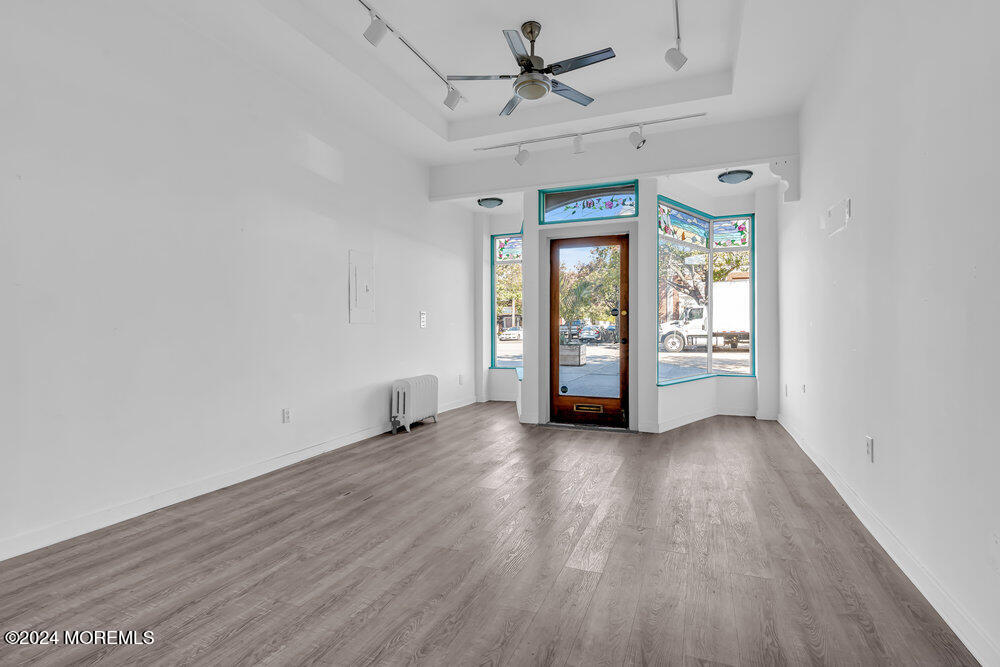 60 Main Avenue, 3