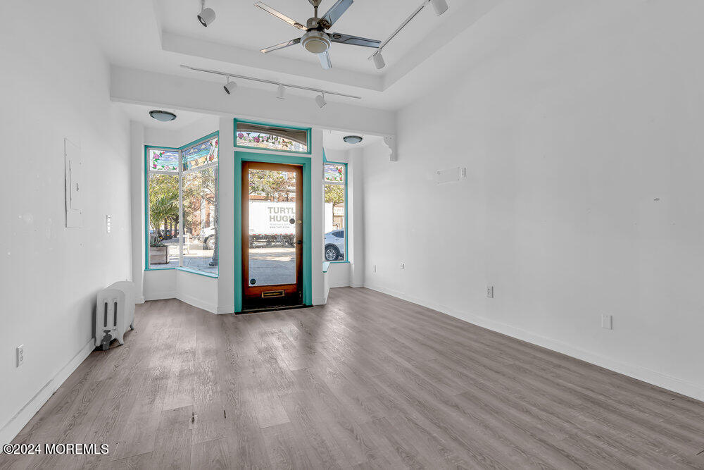 60 Main Avenue, 3