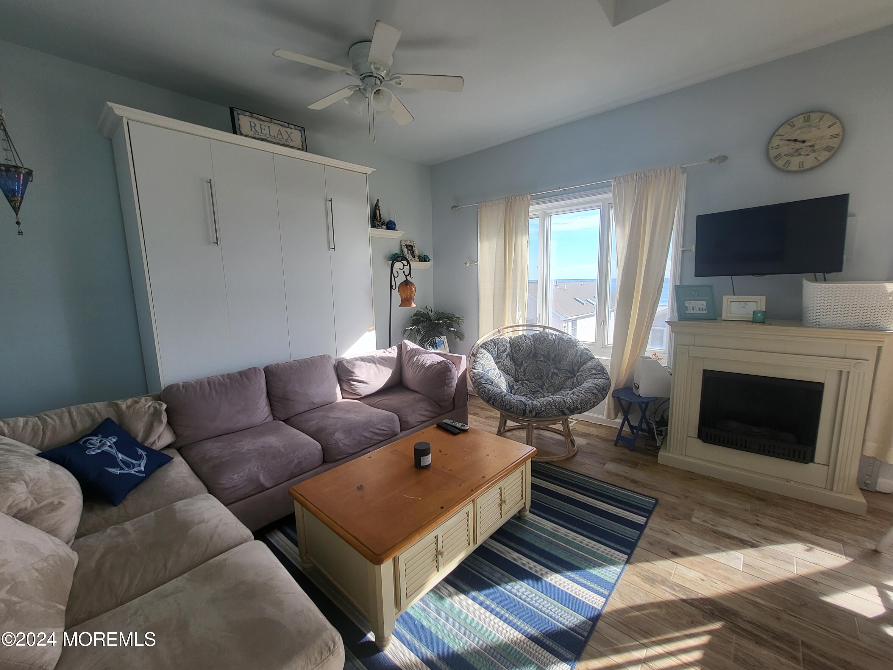 15 Garfield Avenue, 404, Avon-by-the-sea Unit: 404