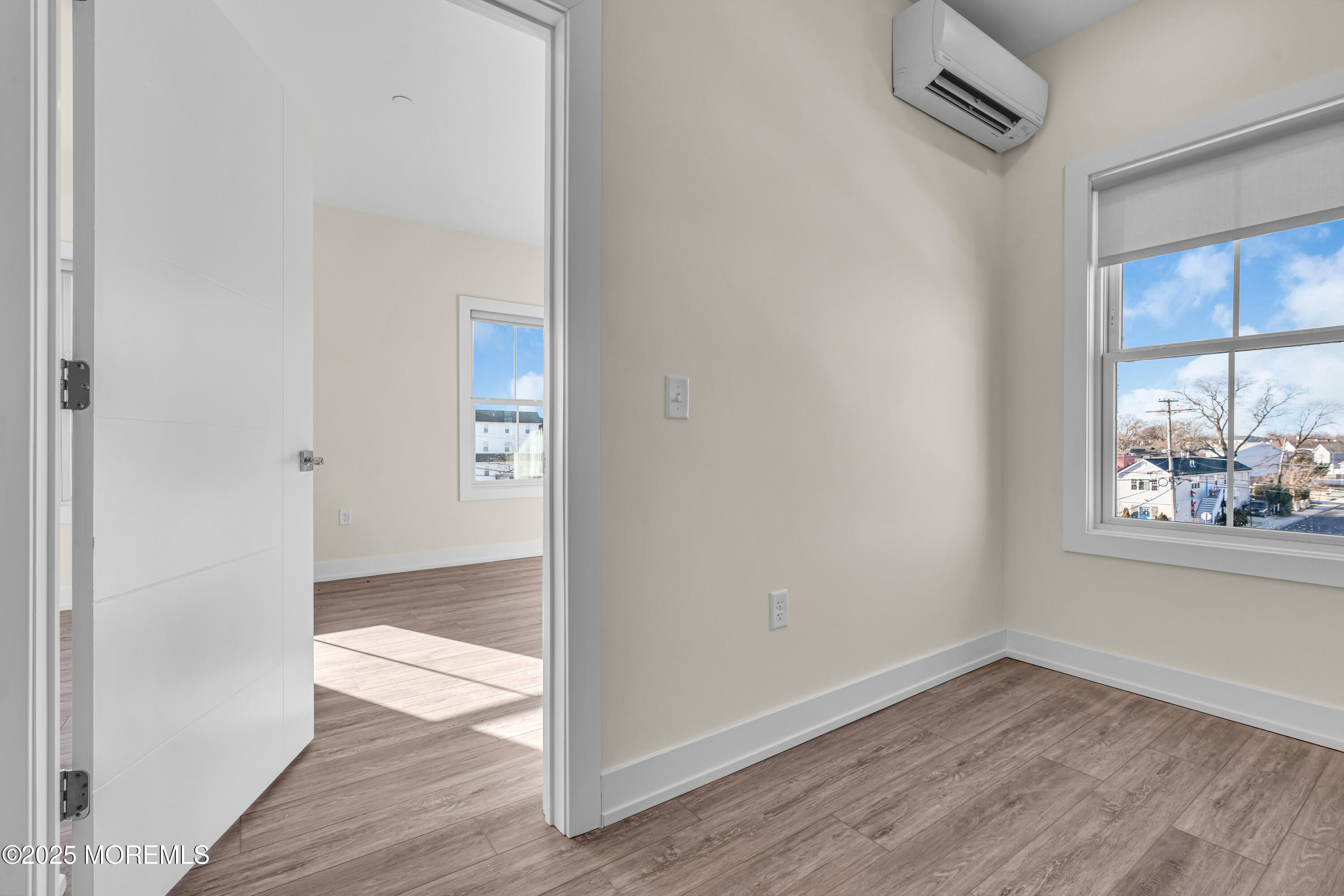 19 Carr Avenue, 220