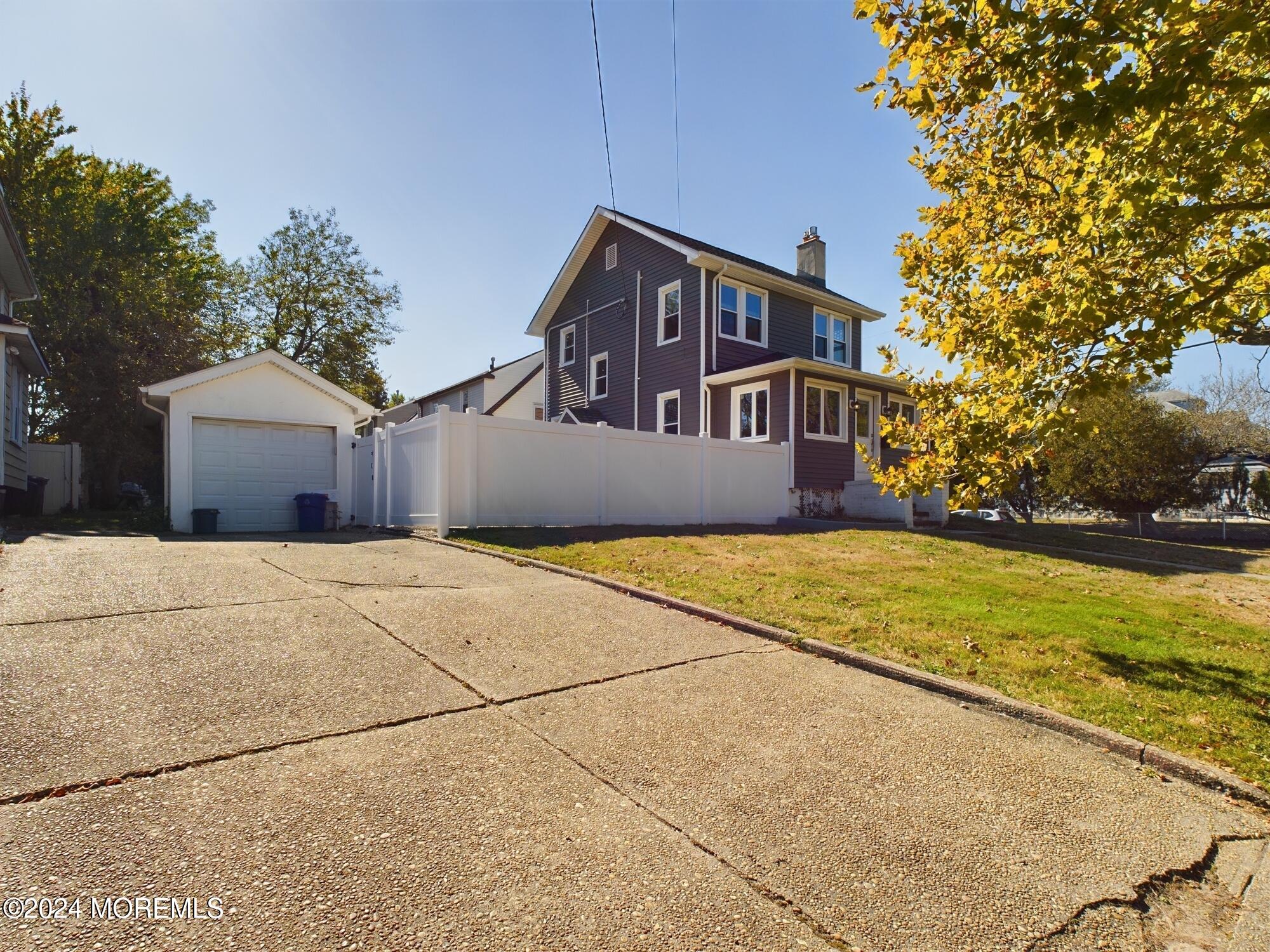1122 2nd Avenue
