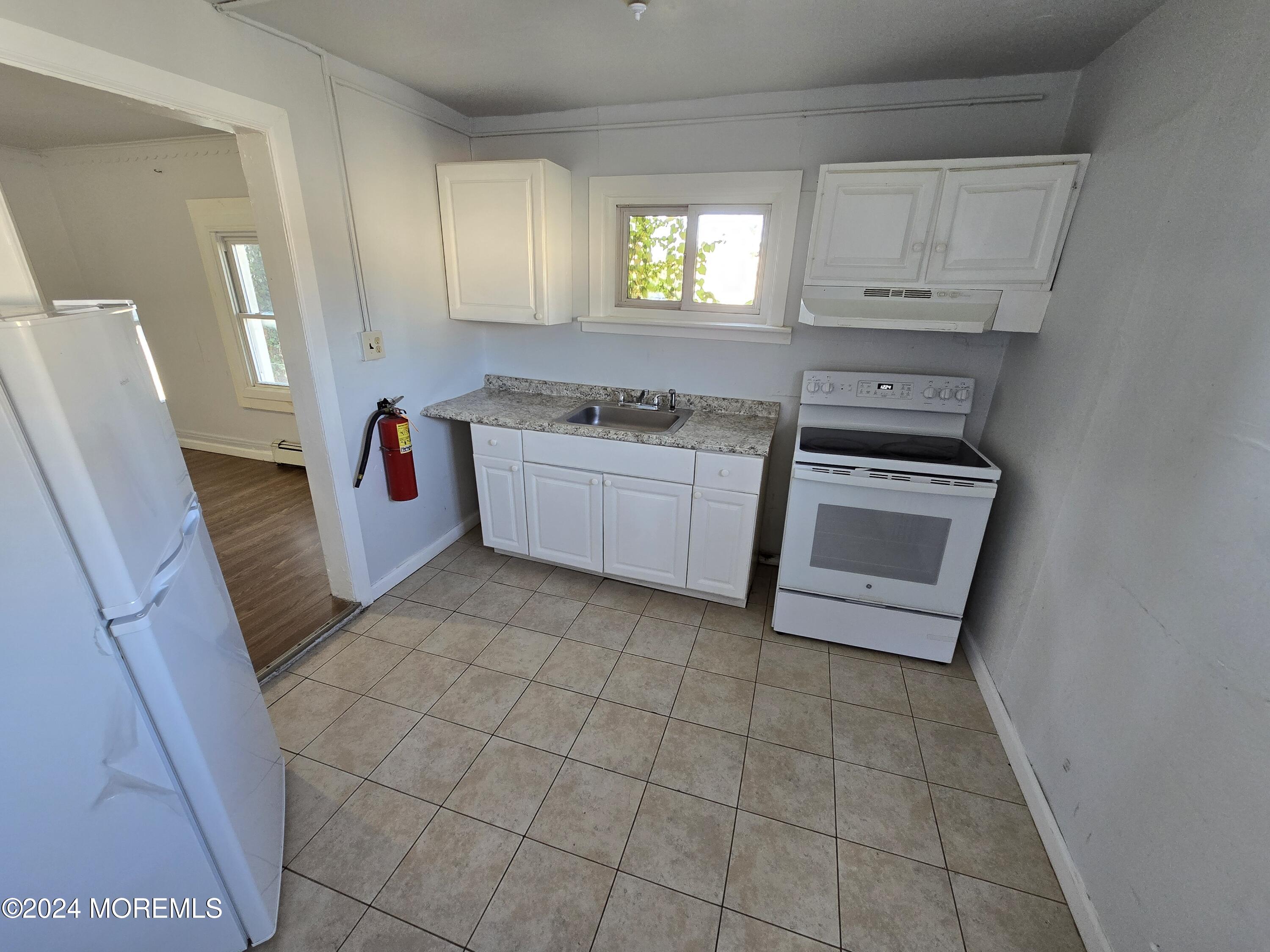 93 N Broadway, 2