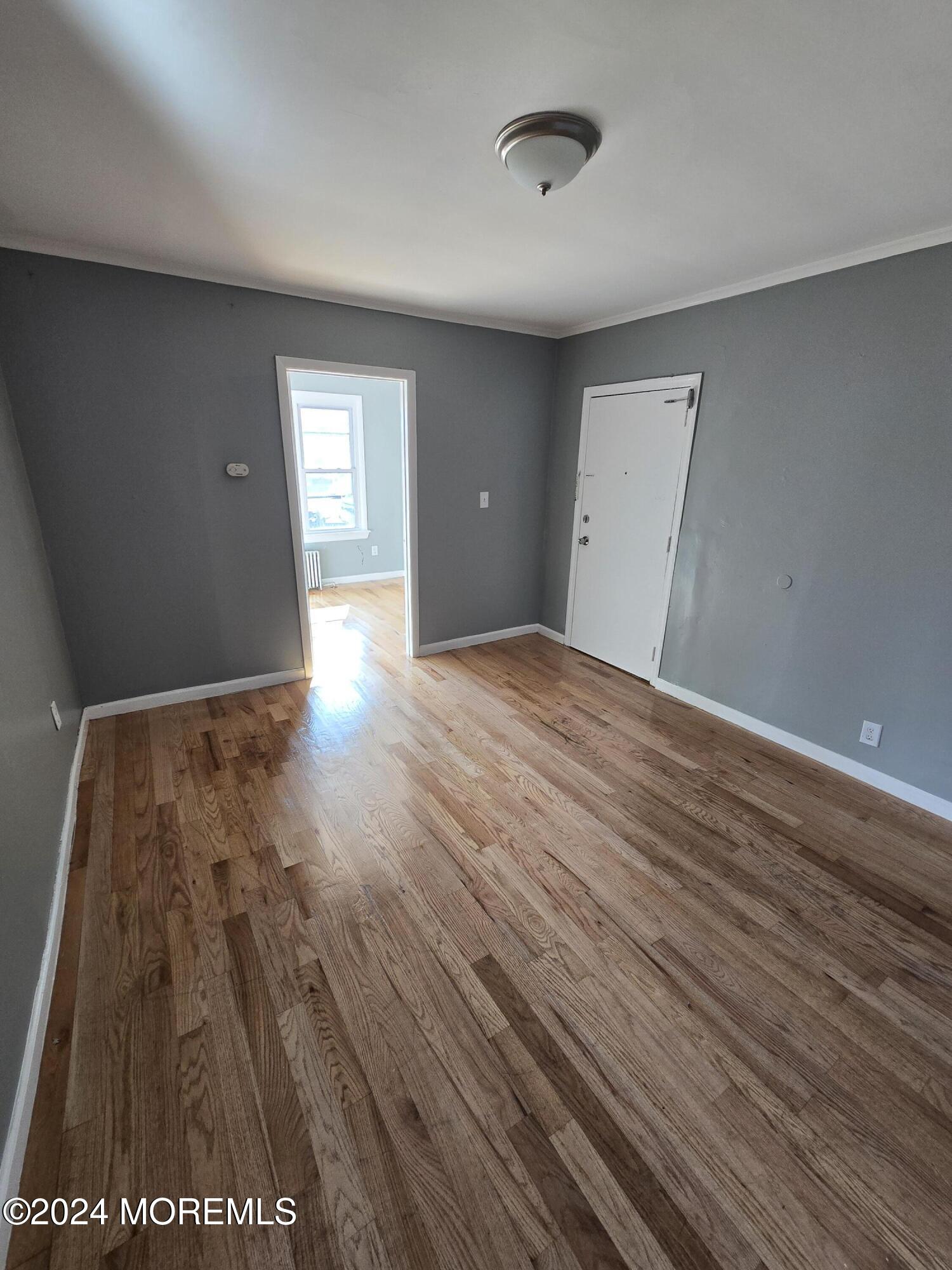 93 N Broadway, 1