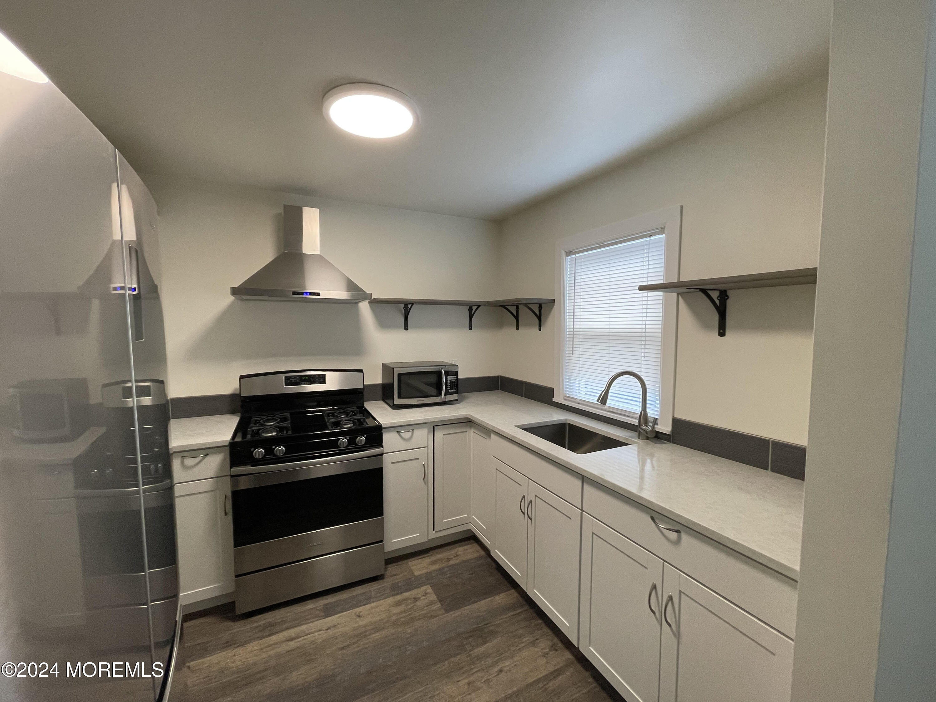 307 7th Avenue, 3