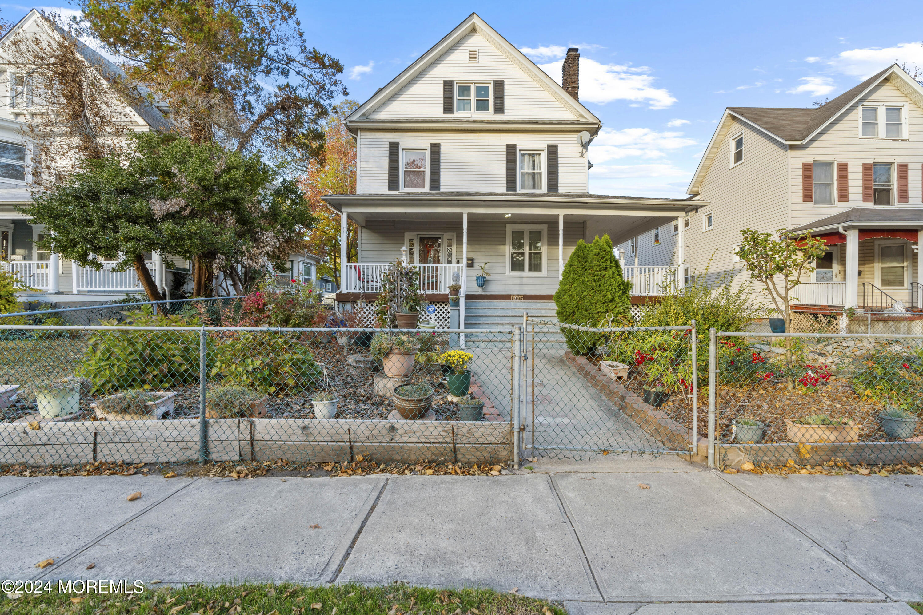 1007 4th Avenue