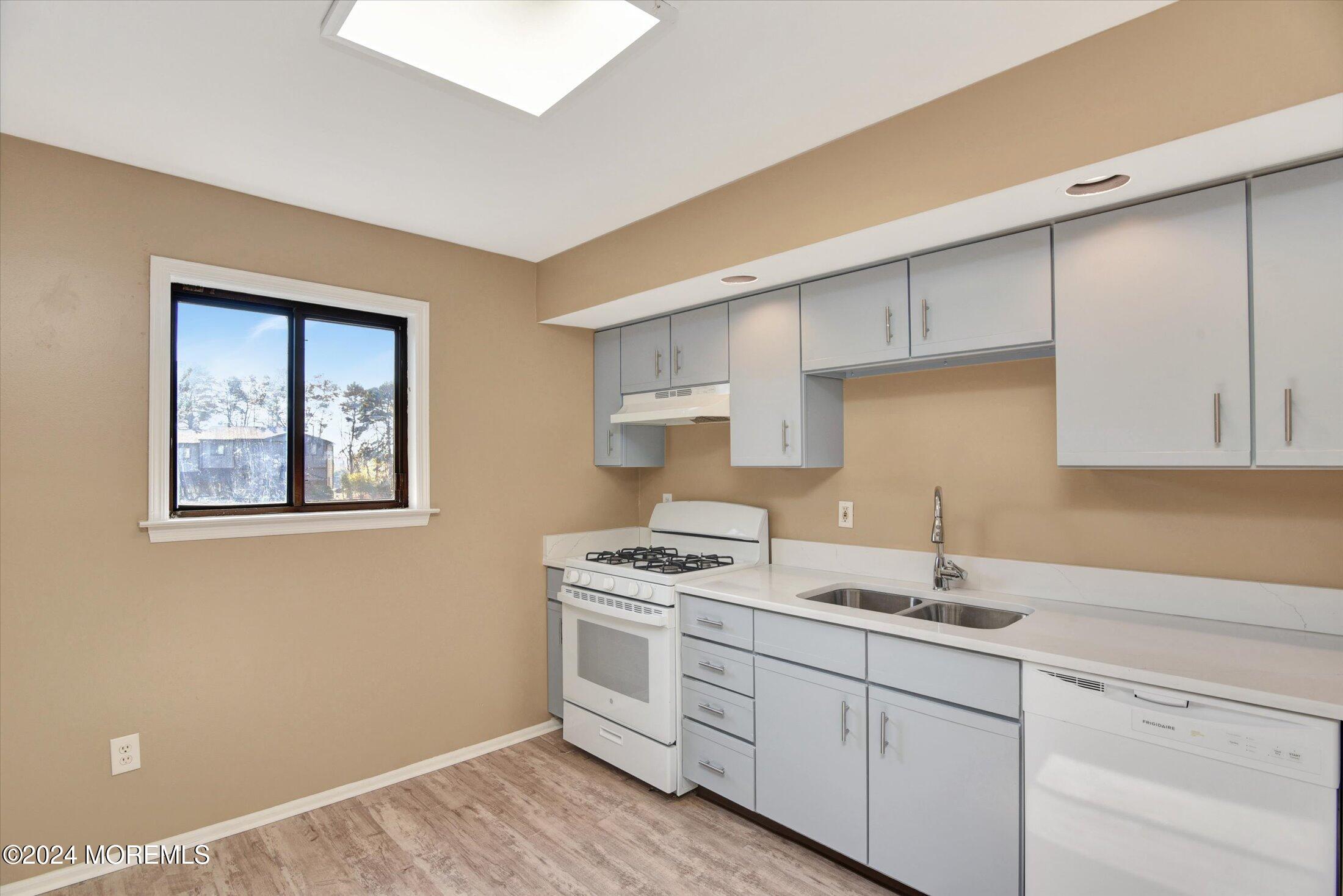 907 Alpine Trail