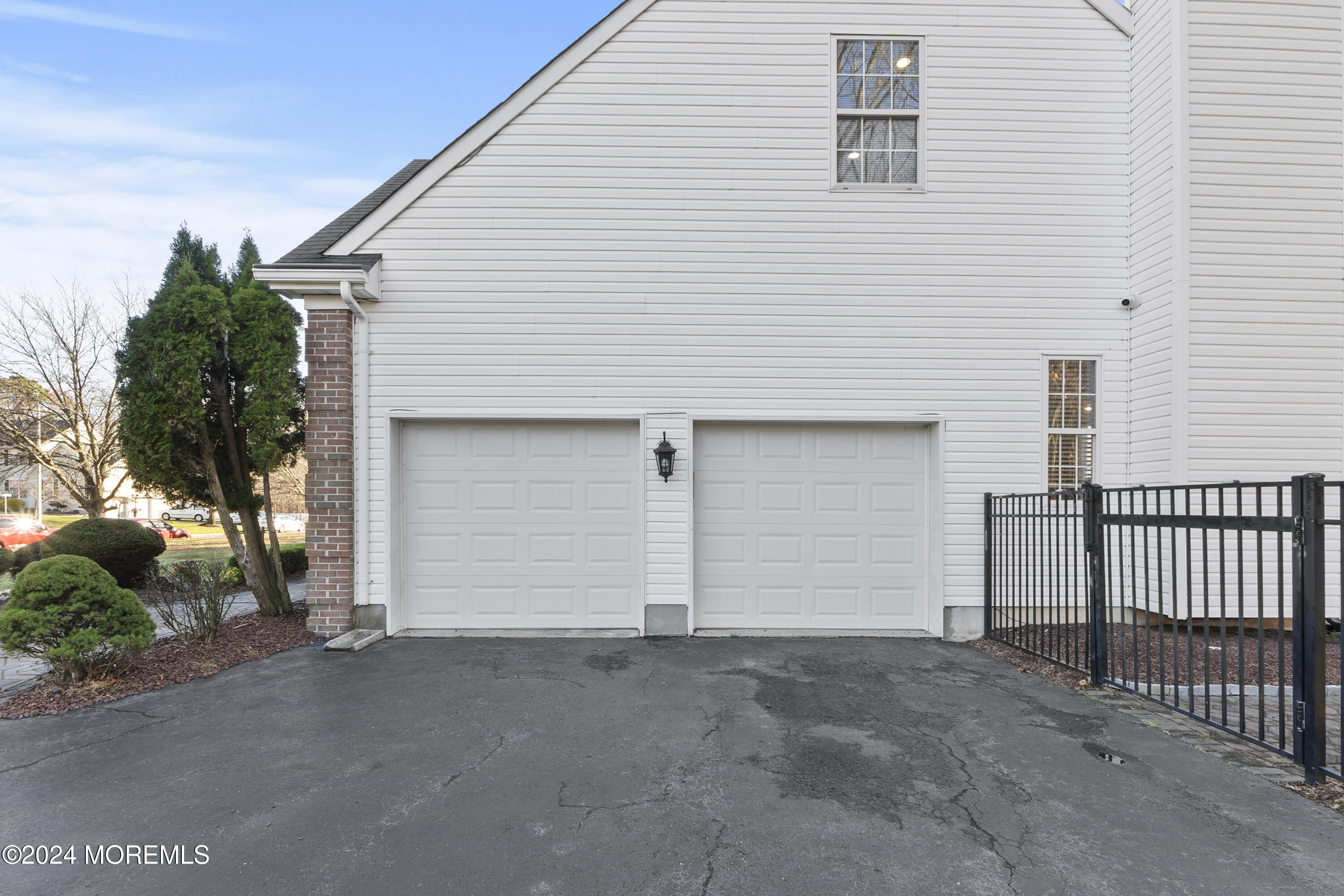 845 Woodbury Drive