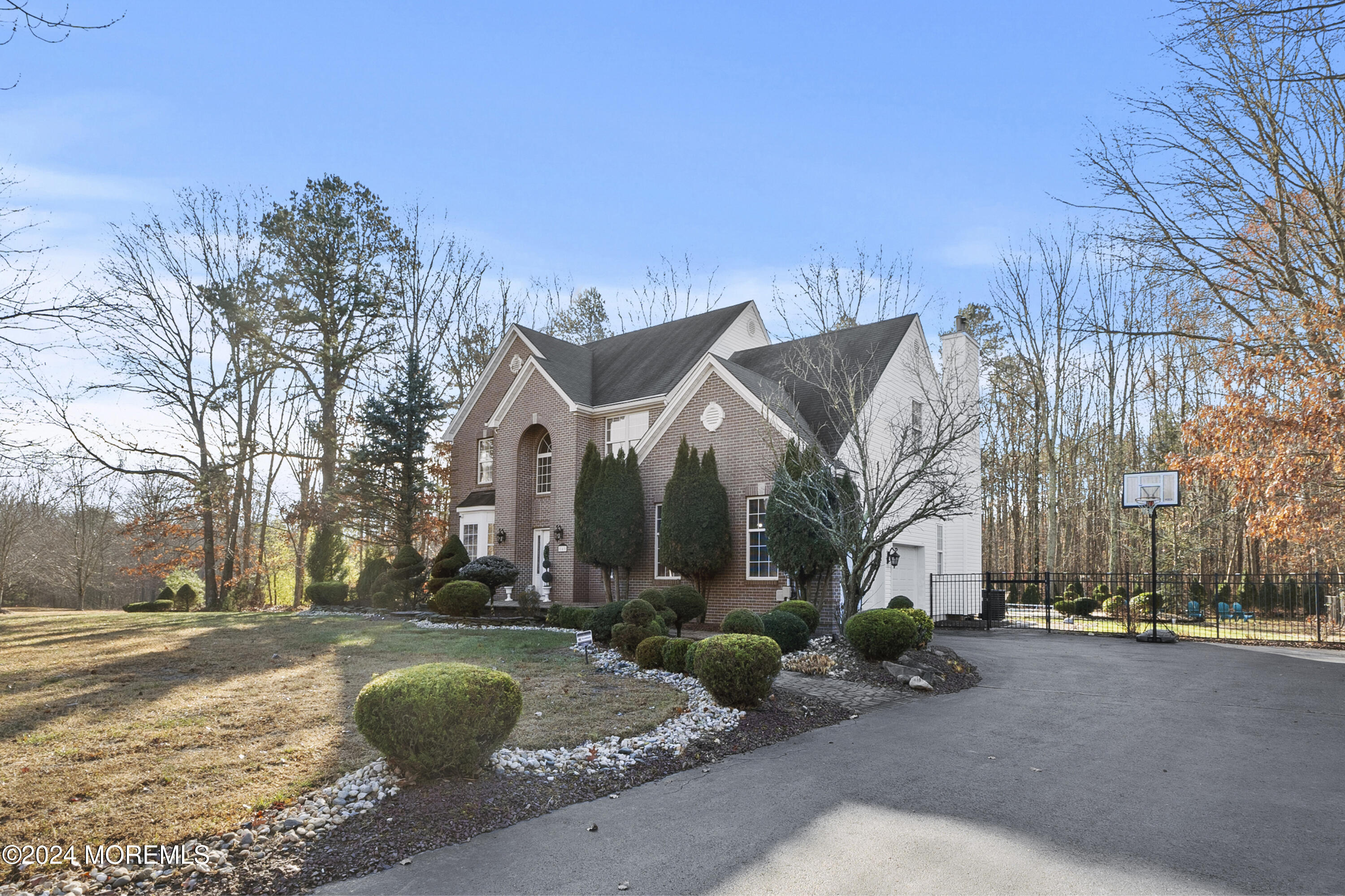845 Woodbury Drive