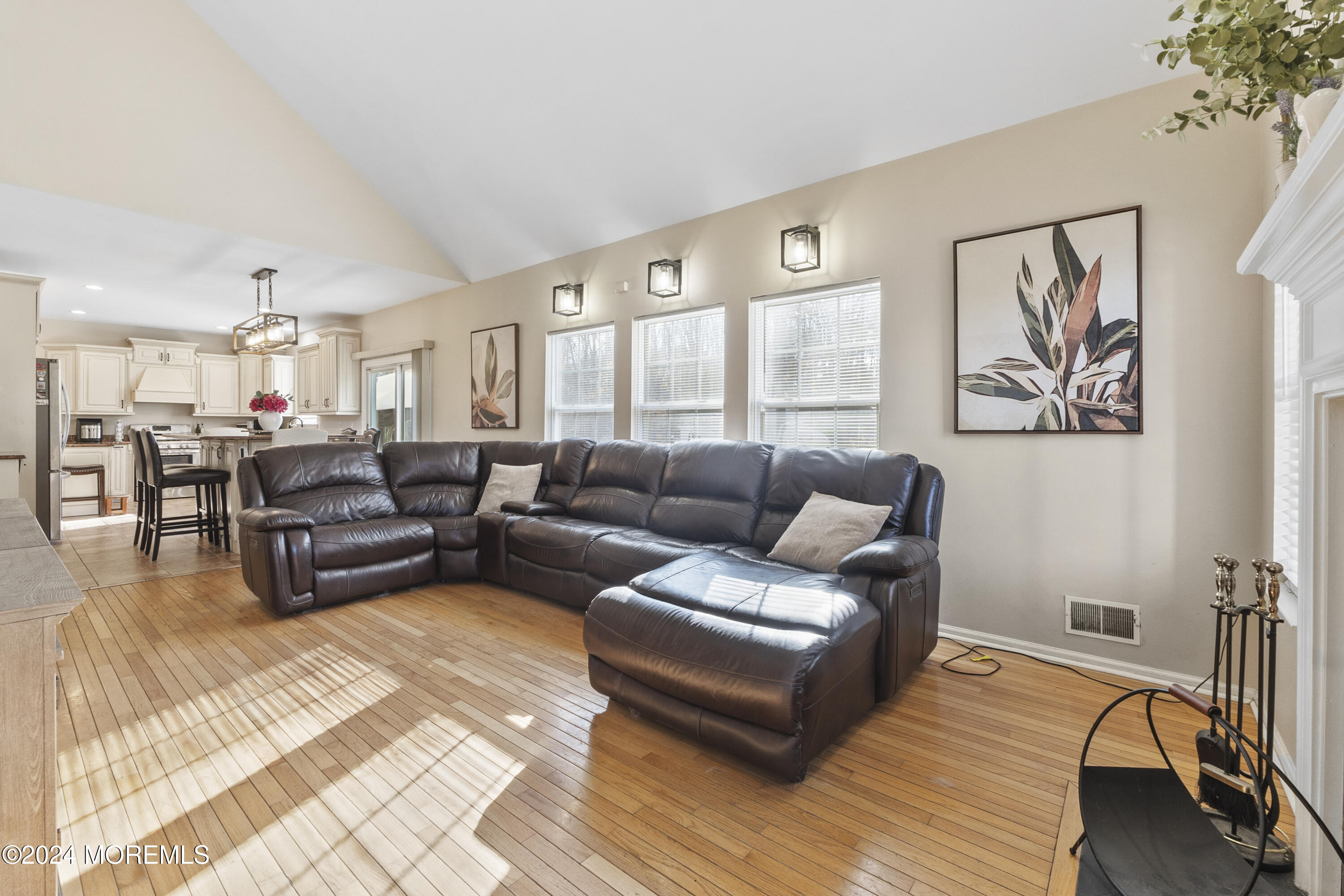 845 Woodbury Drive