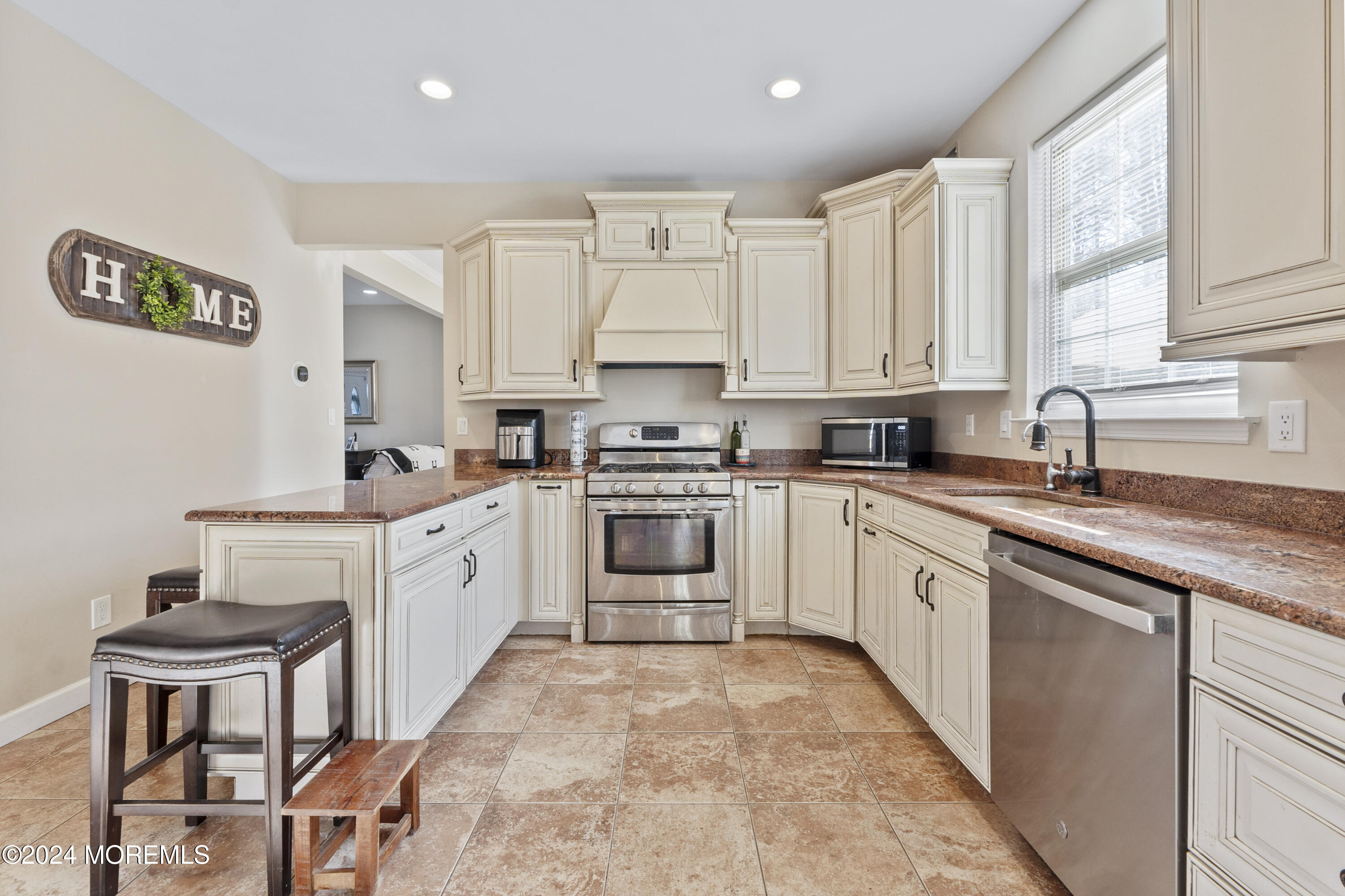 845 Woodbury Drive
