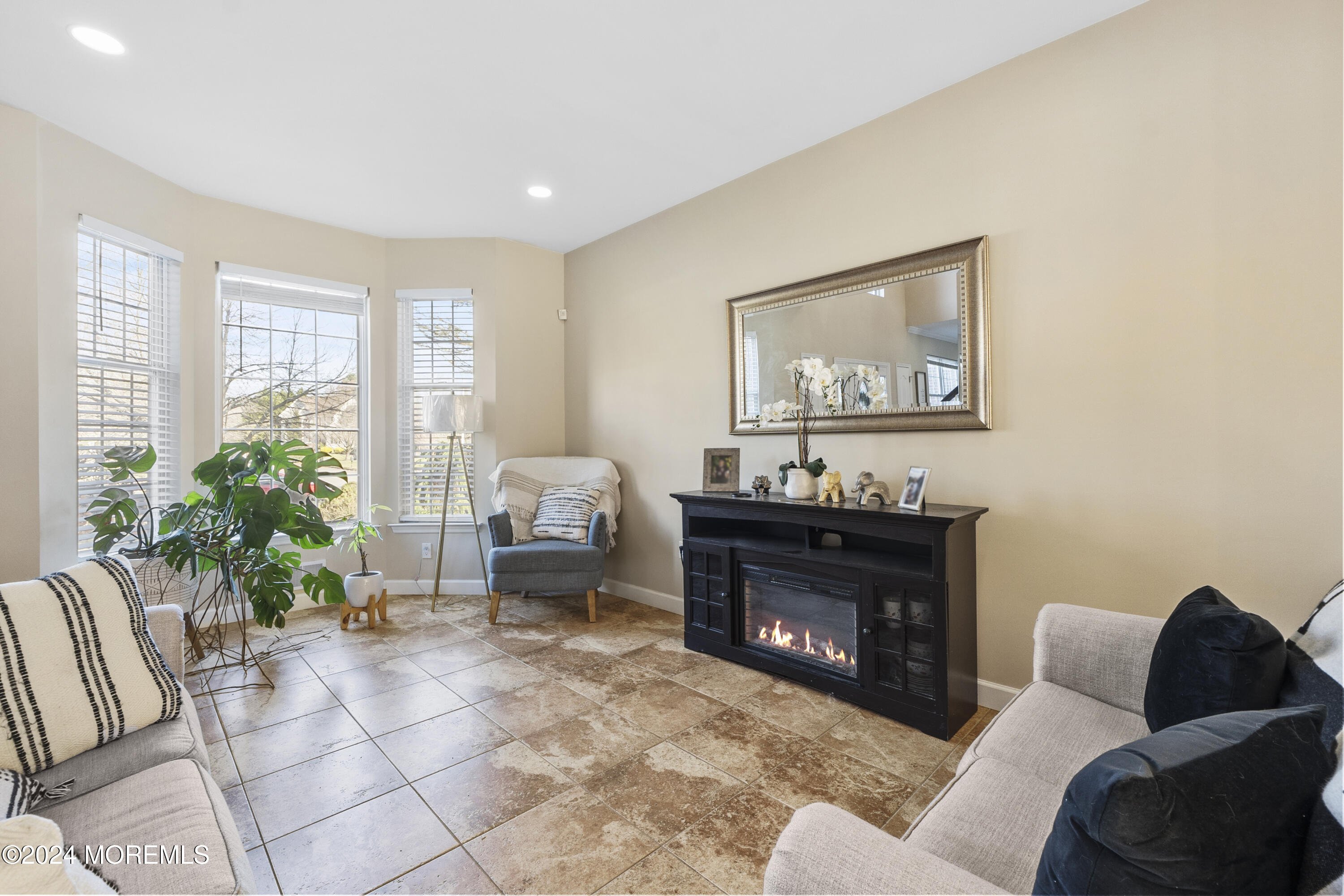 845 Woodbury Drive