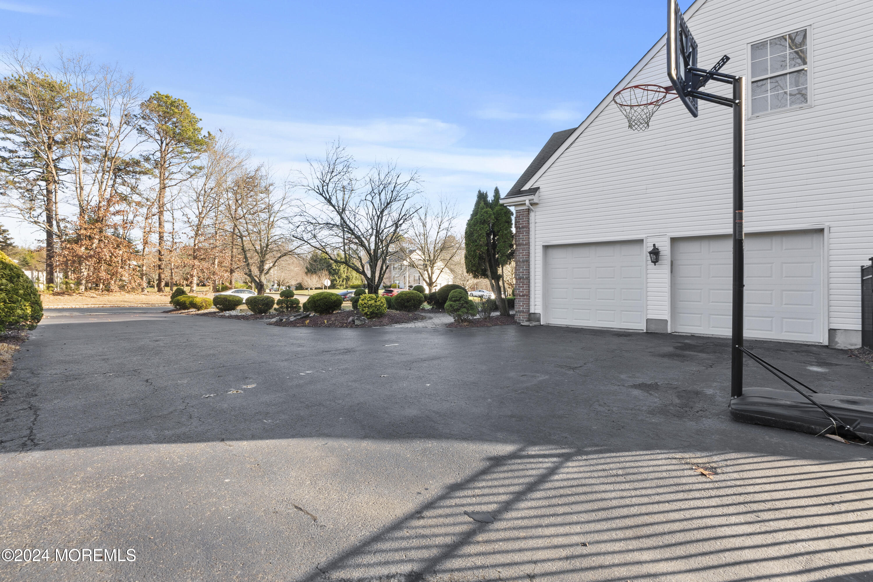 845 Woodbury Drive