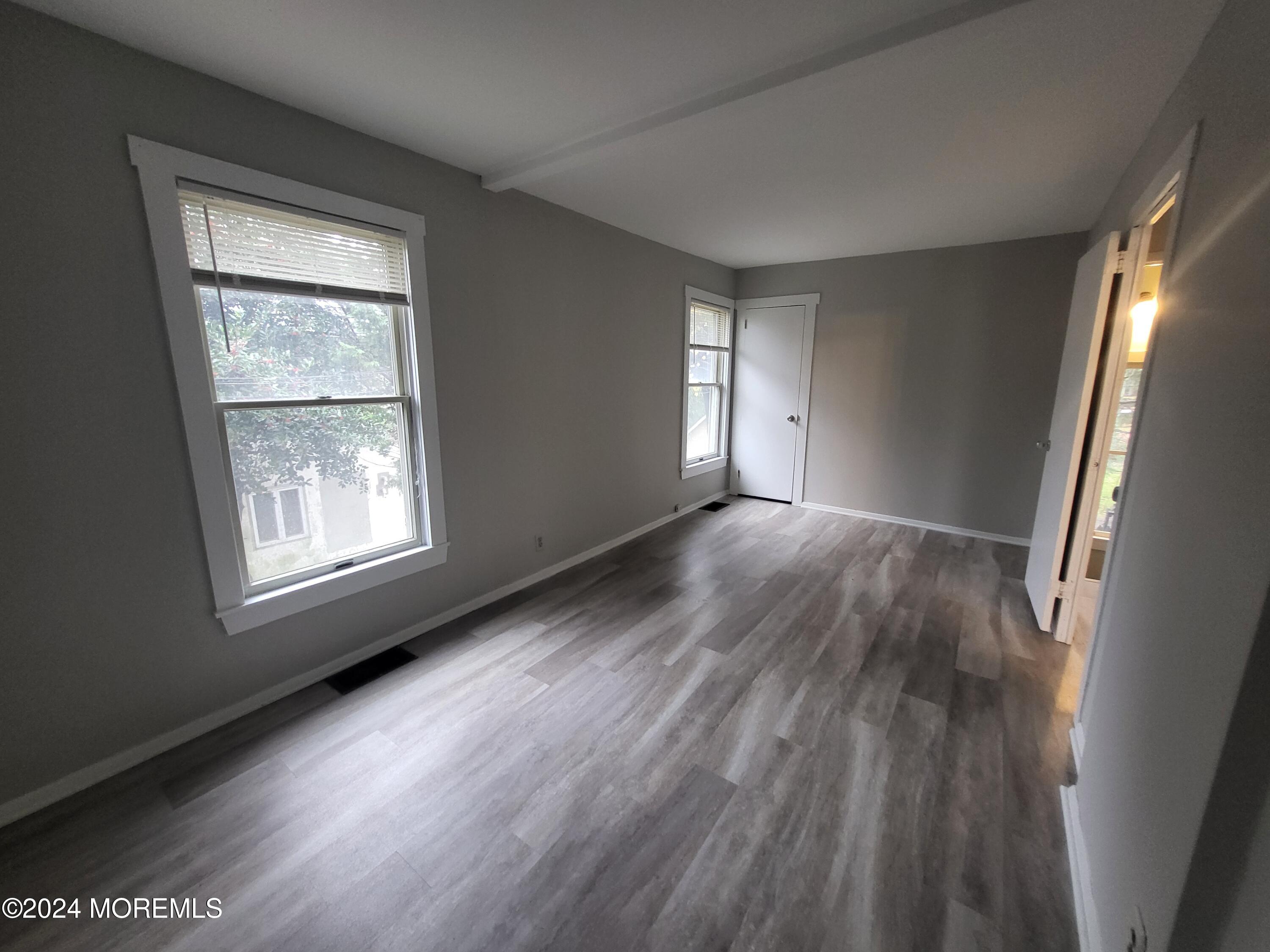 1206 Sunset Avenue, 3