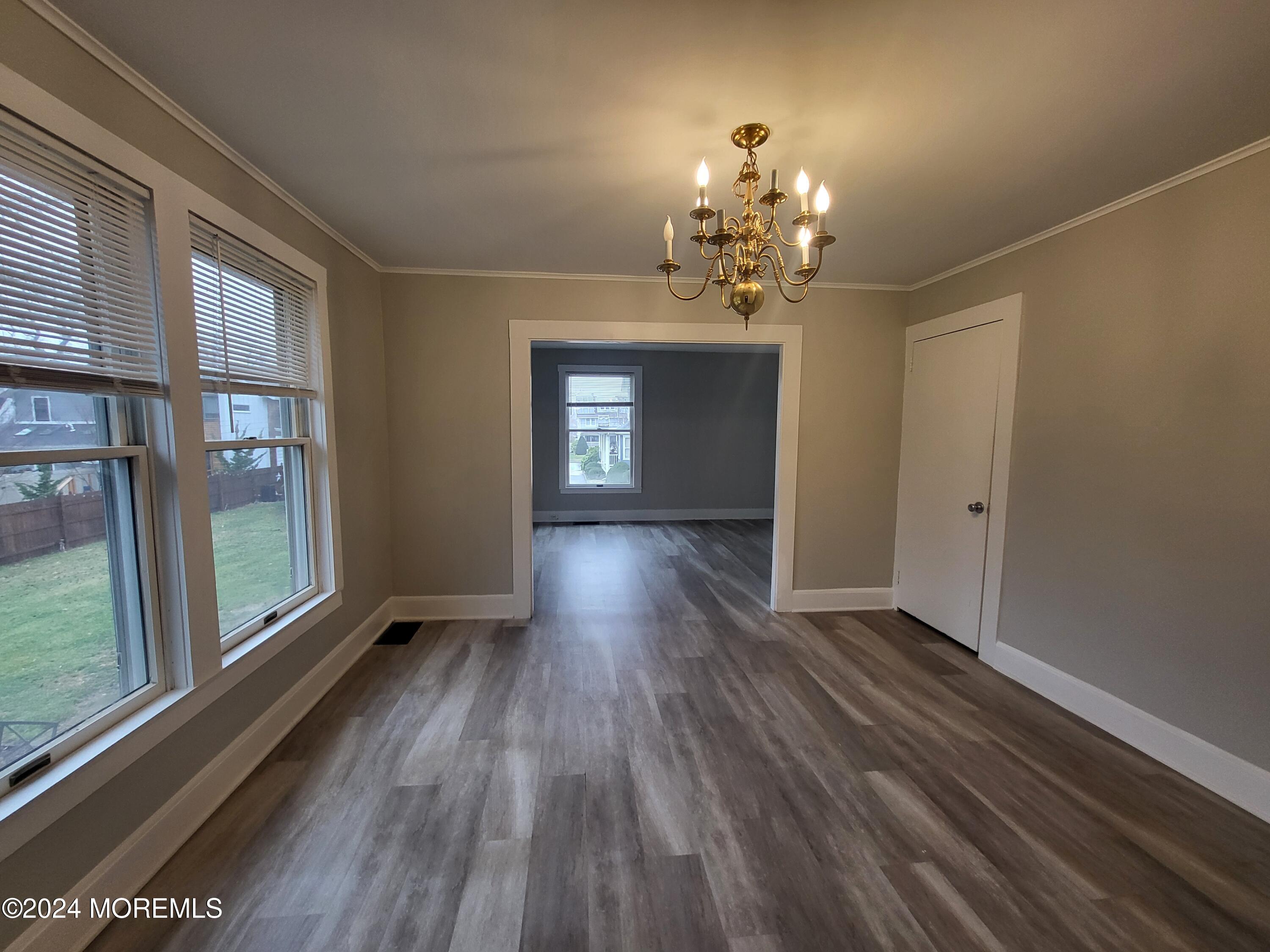 1206 Sunset Avenue, 3