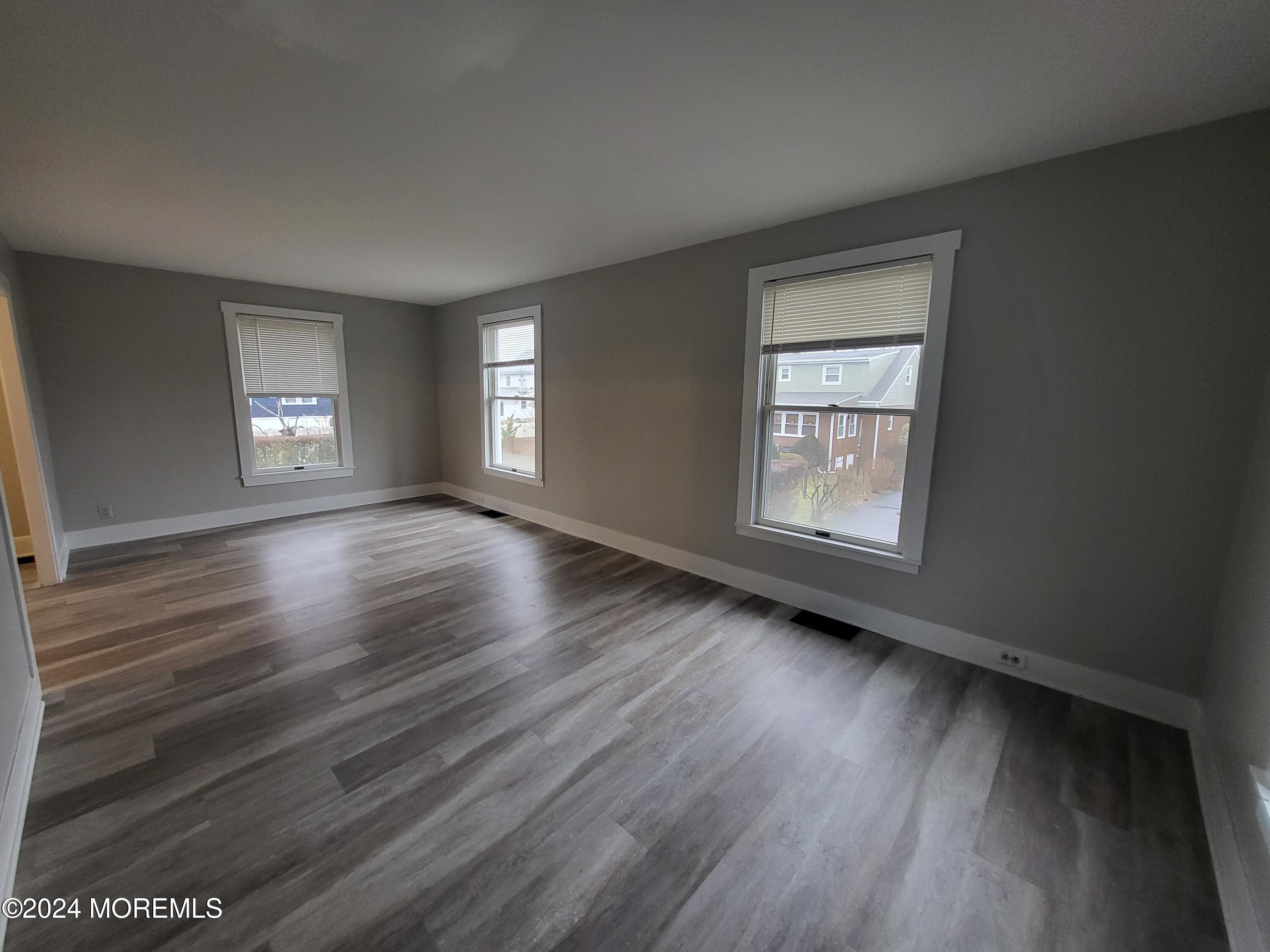 1206 Sunset Avenue, 3