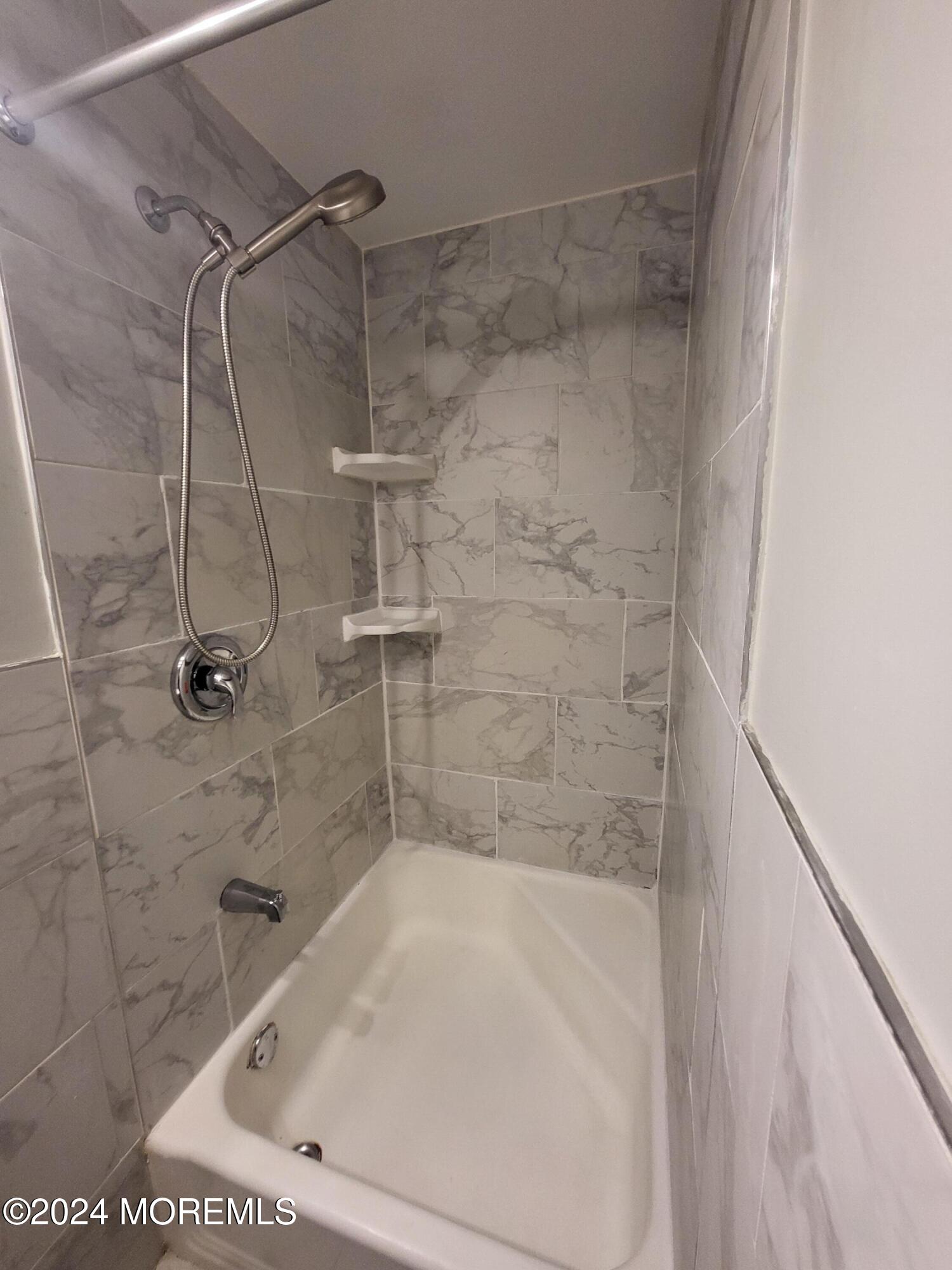 1206 Sunset Avenue, 3