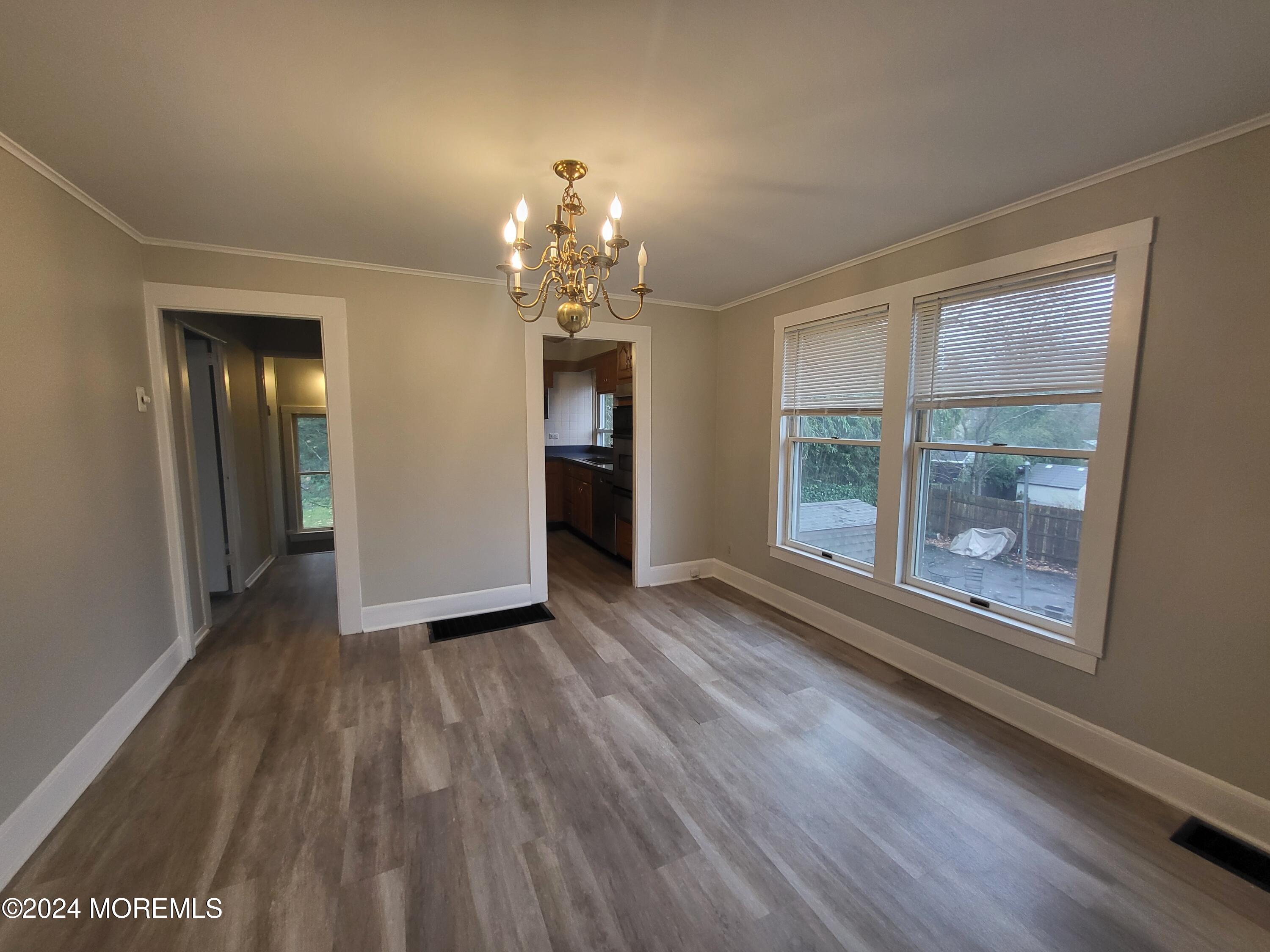 1206 Sunset Avenue, 3