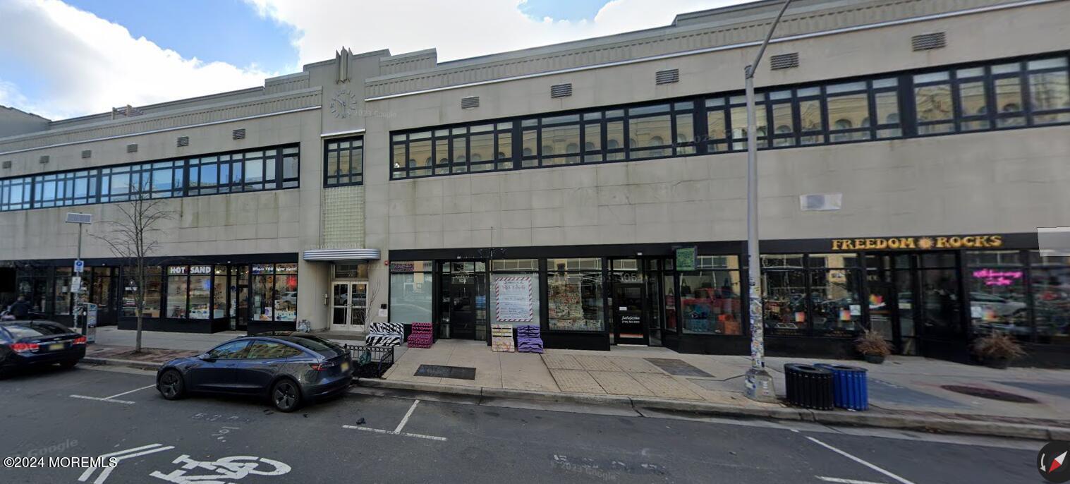 550 Cookman Avenue, 212