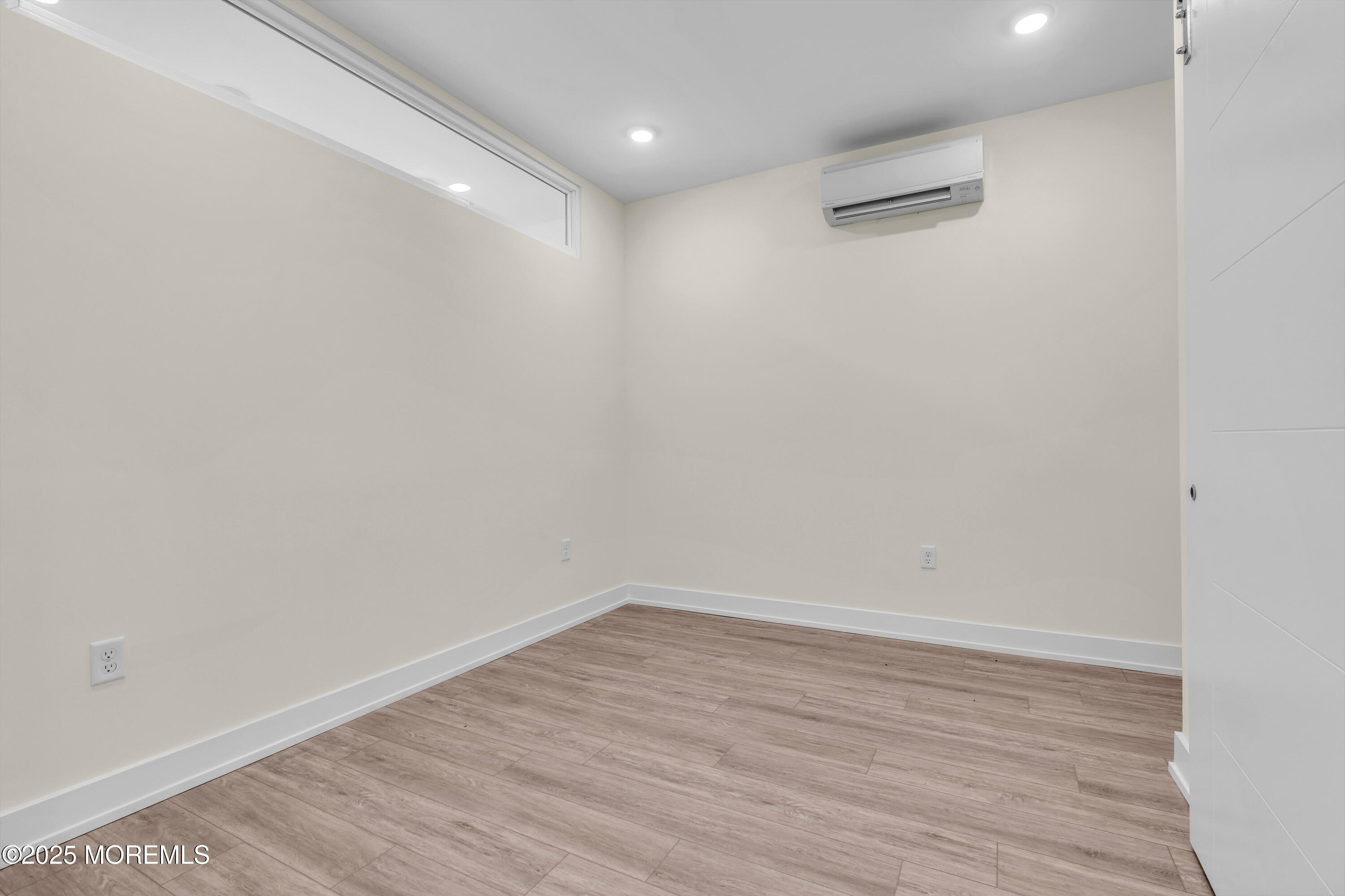 19 Carr Avenue 313