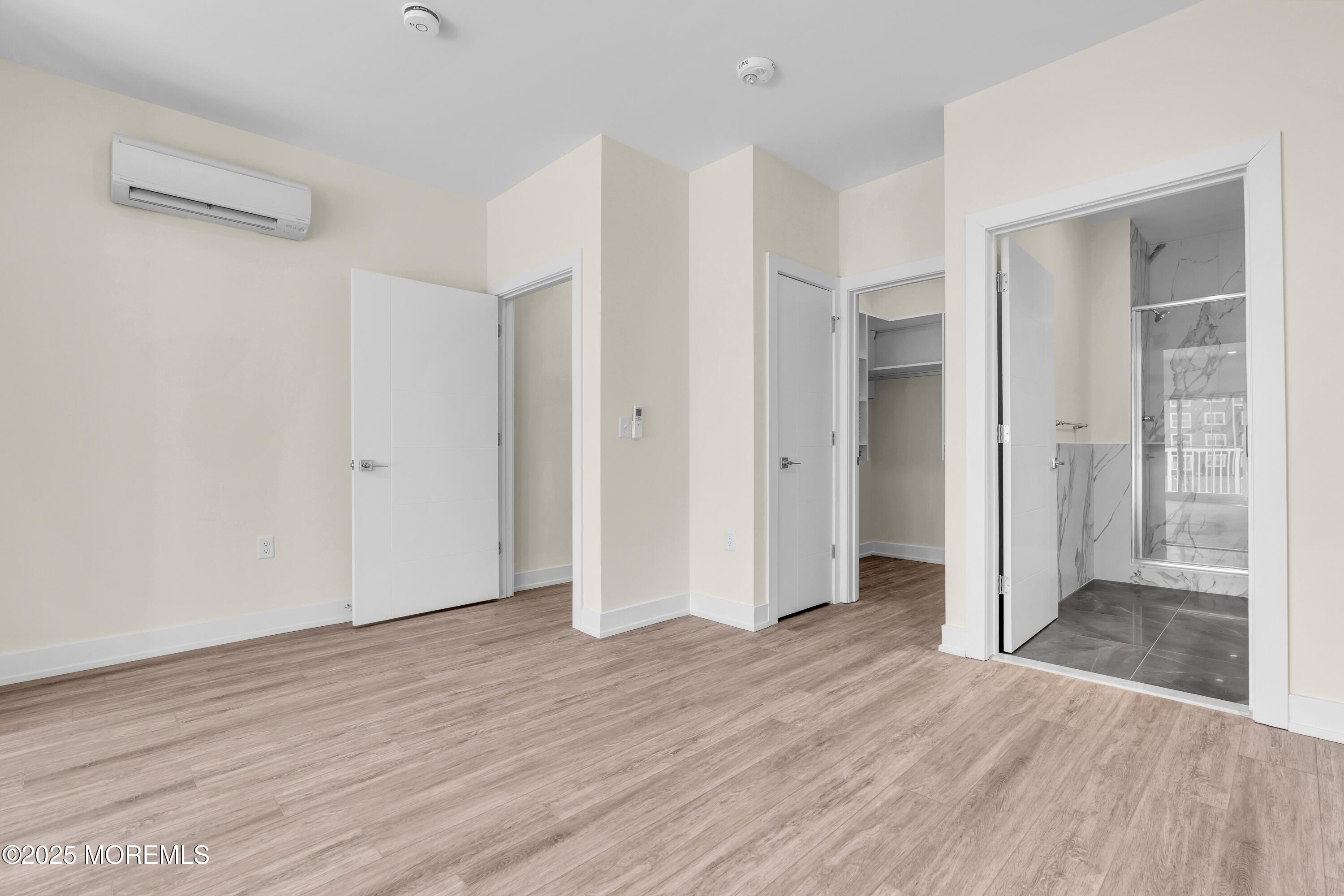19 Carr Avenue 313