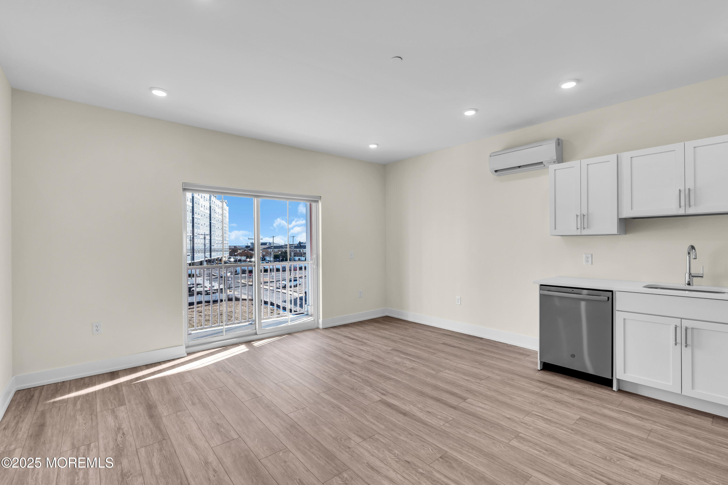 19 Carr Avenue 317