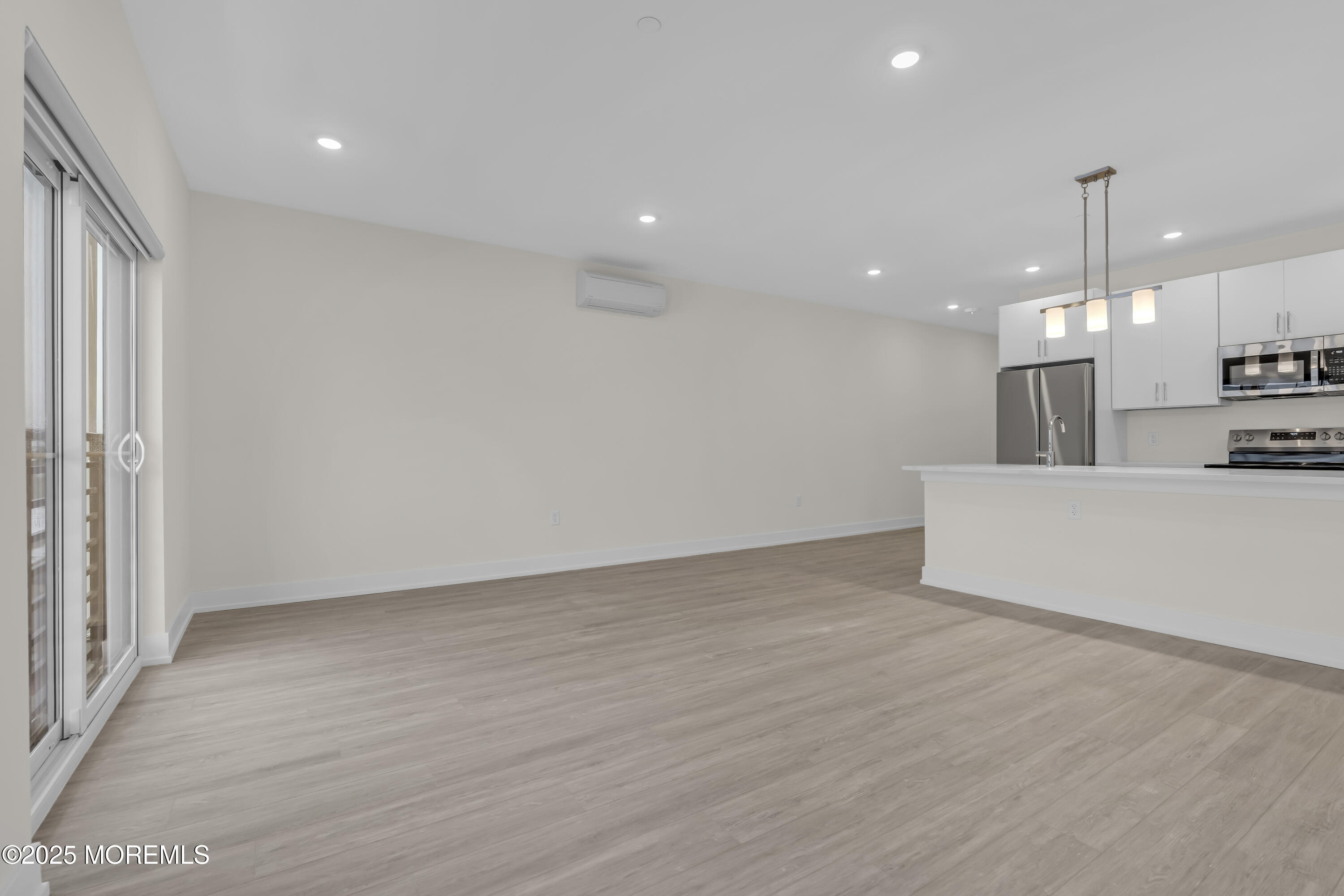 19 Carr Avenue 403