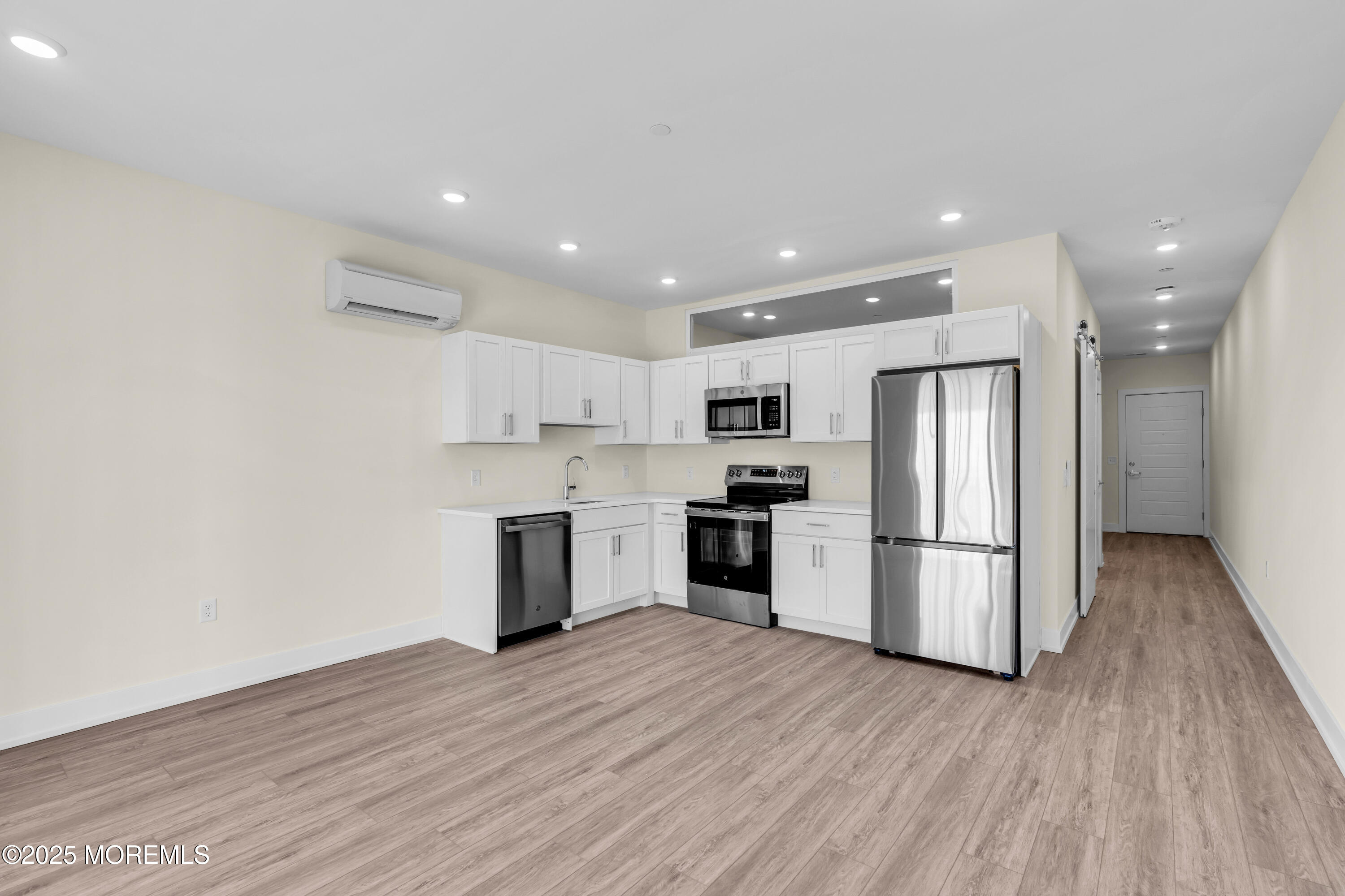19 Carr Avenue 416