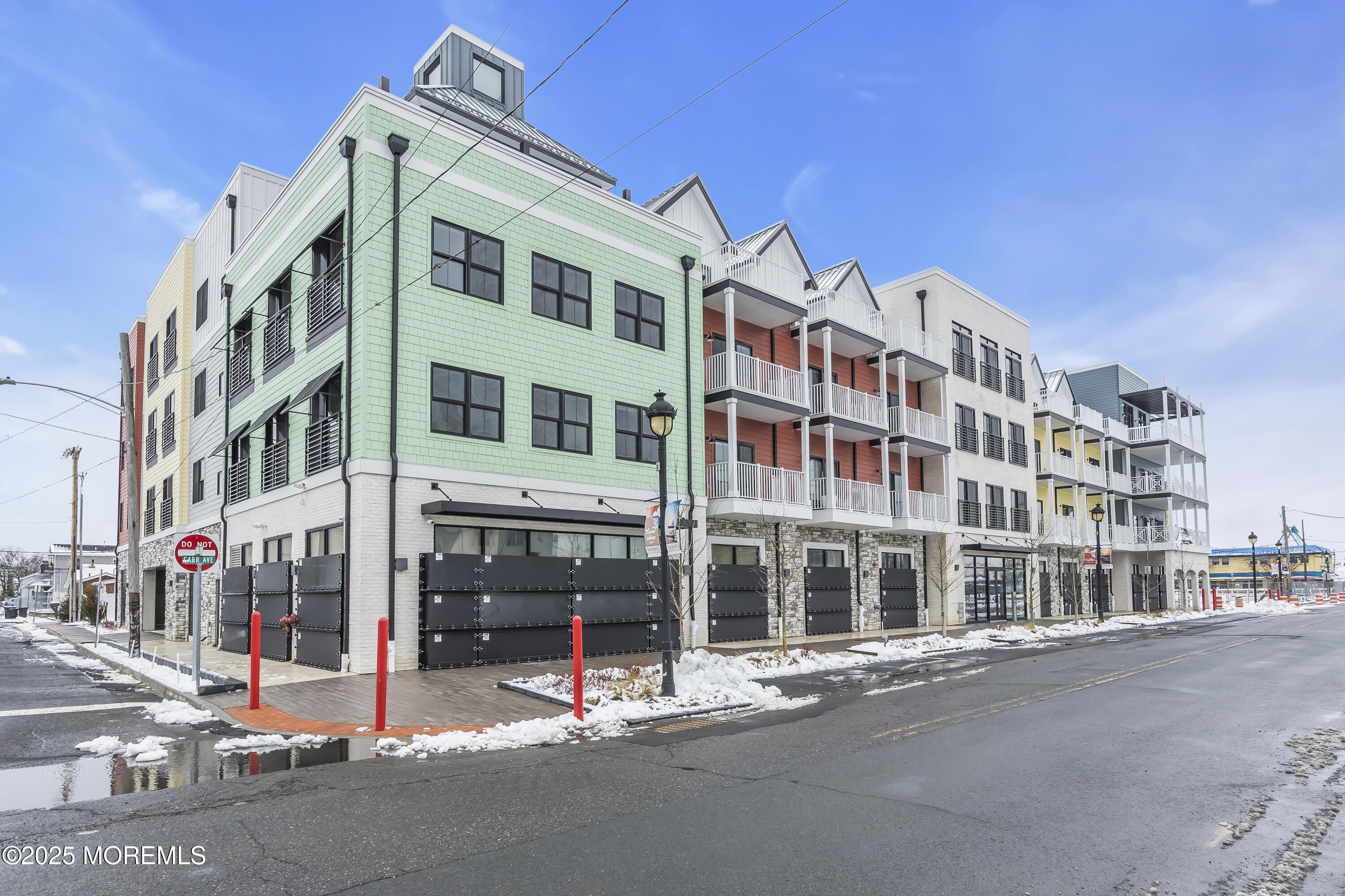 19 Carr Avenue 416