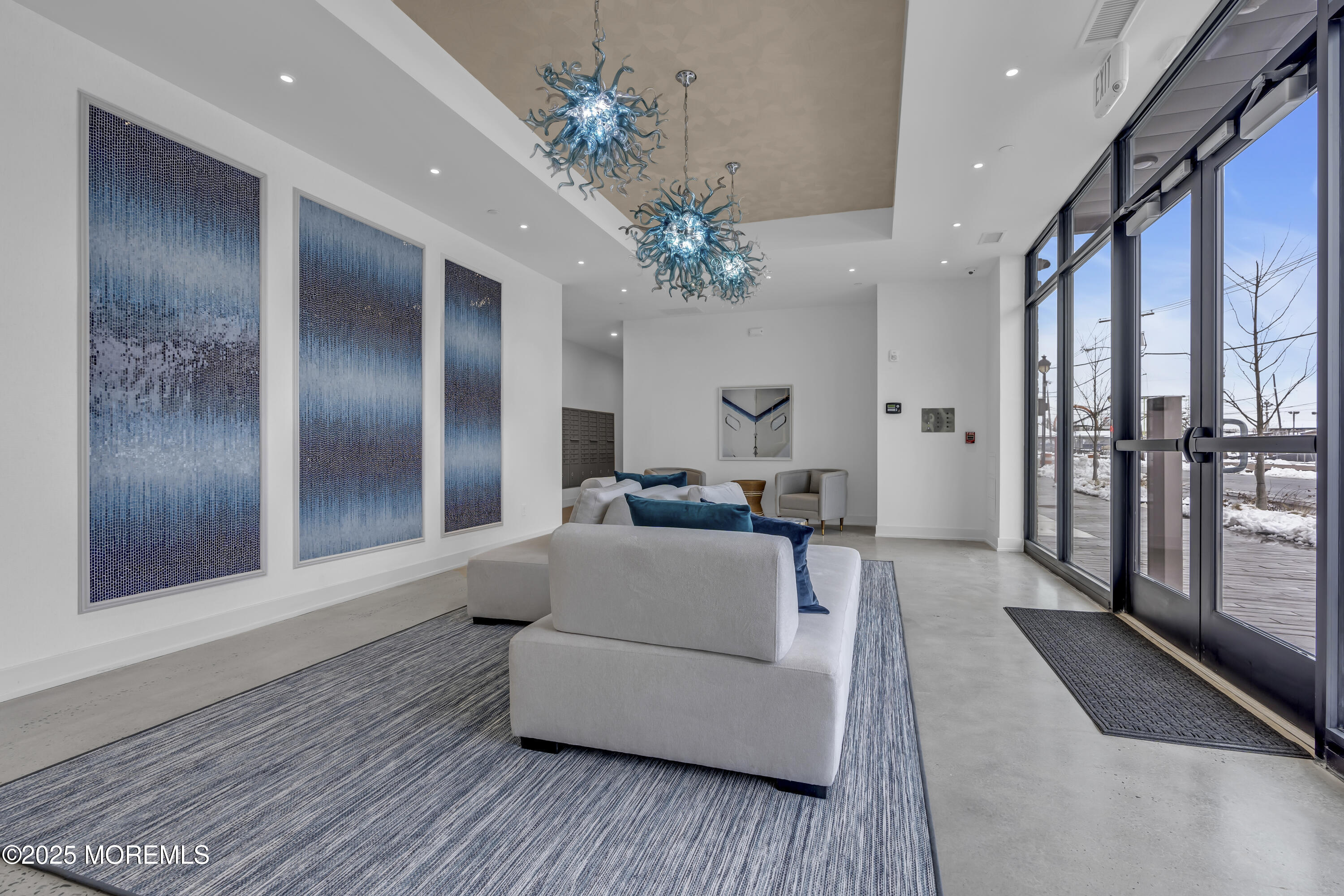 19 Carr Avenue 416