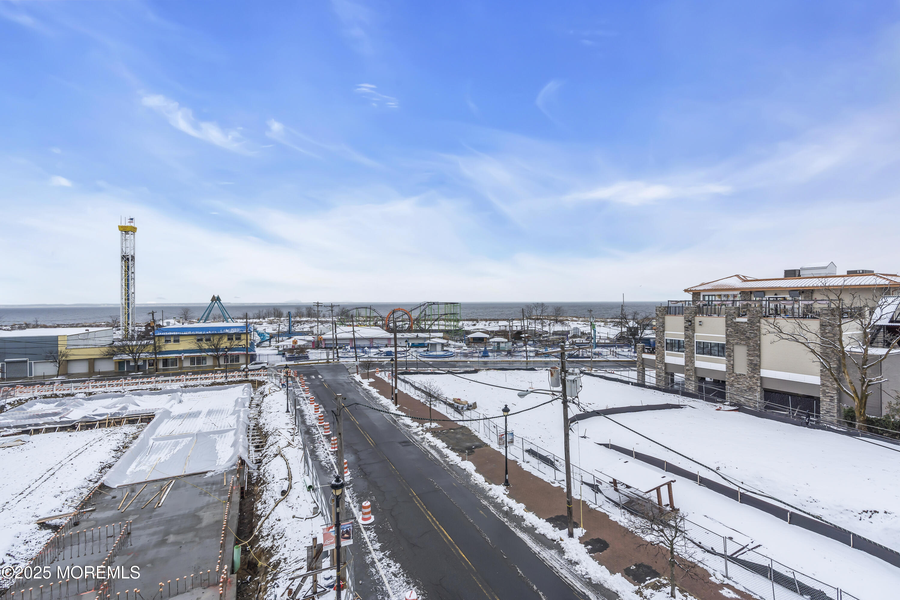 19 Carr Avenue 416