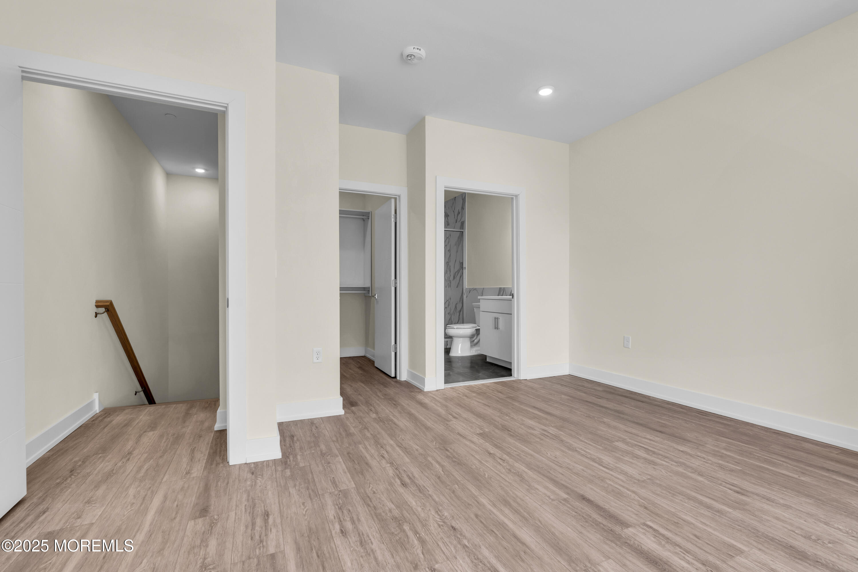 19 Carr Avenue 416