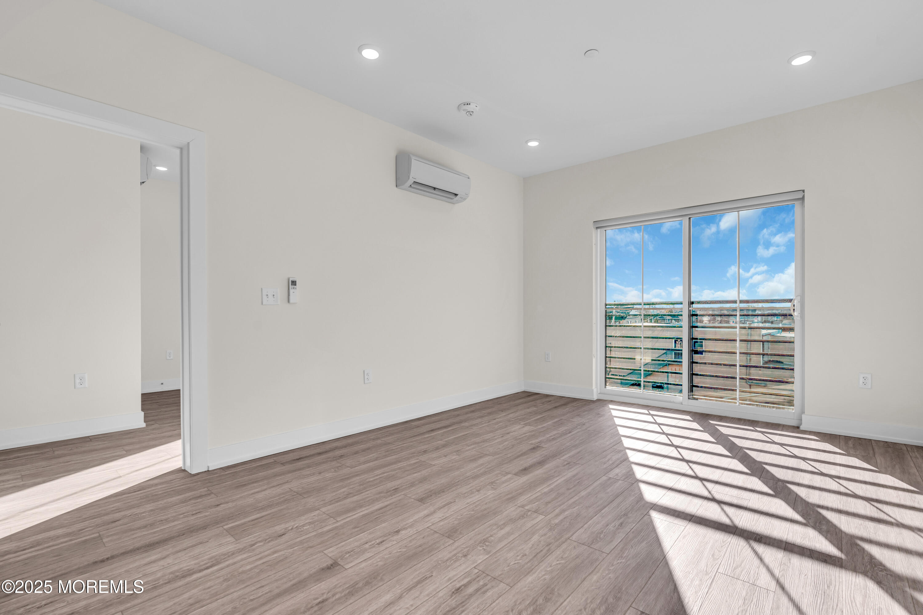 19 Carr Avenue, 421