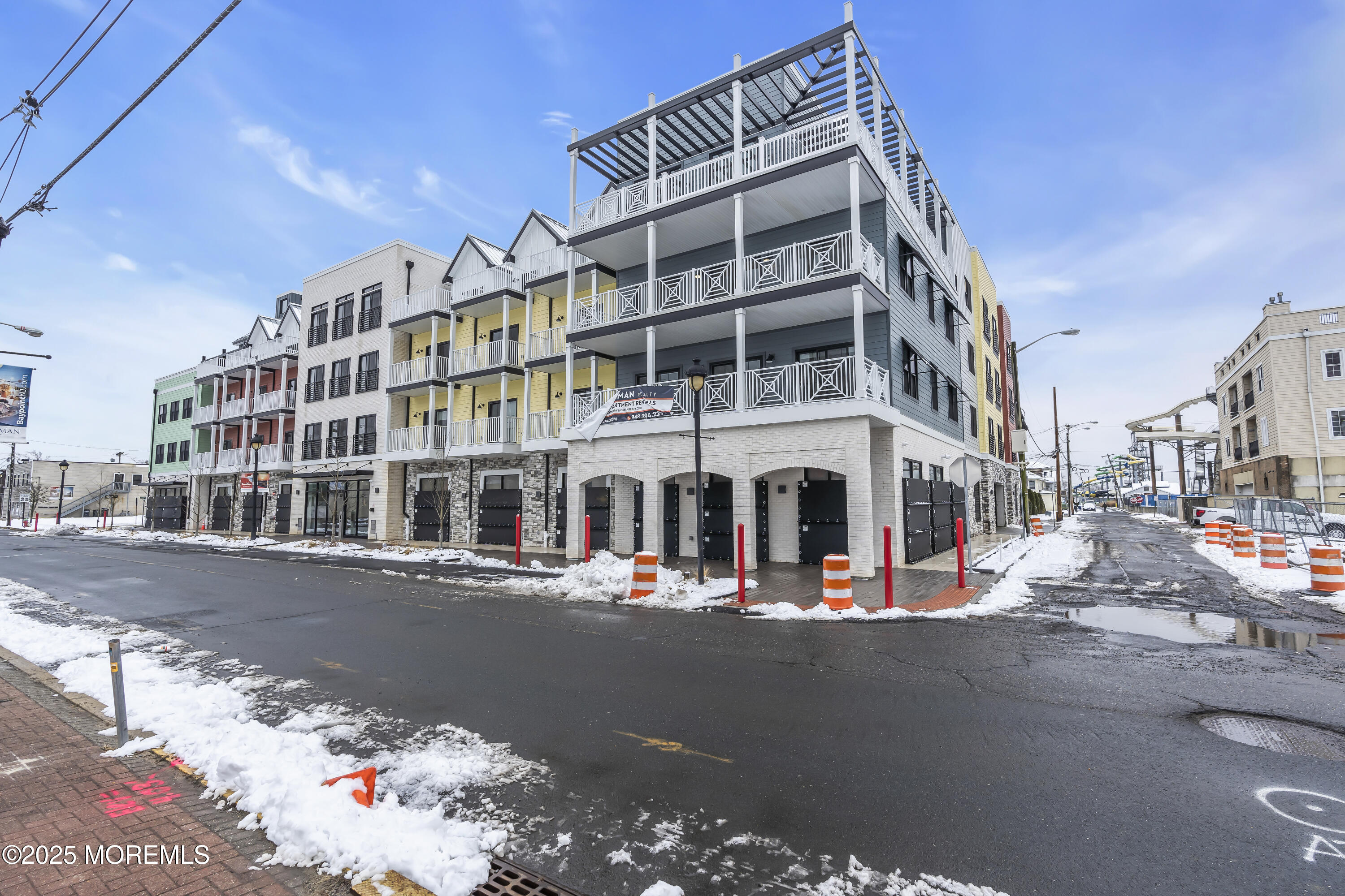 19 Carr Avenue, 421